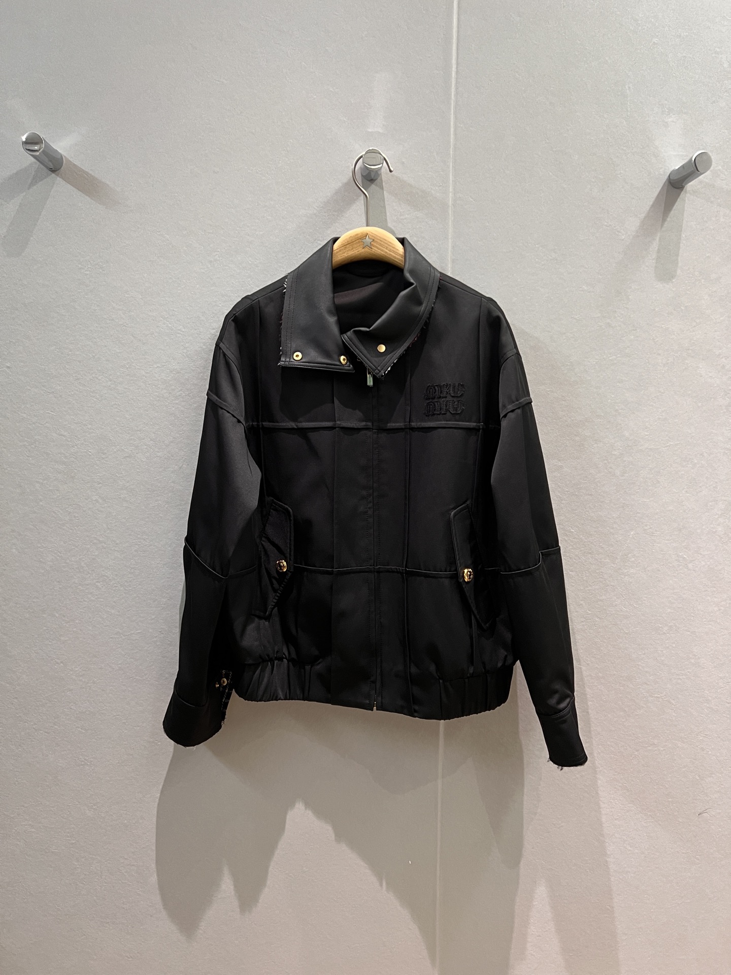 NO:505718,New style plaid cuff collar loose edge design loose waist jacket asymmetric collar sweet style breast patch miu embroidery logo casual and versatile SML, miumiu, jackets & coats, jackets & coats, alexander wang19860909新款拼格纹袖口衣领散边设计 宽松收腰夹克外套不对称衣领 甜酷风 胸前贴布miu刺绣logo休闲百搭 SML,,miumiu,jackets & coats,jackets & coats,alexander wang,Women's clothing