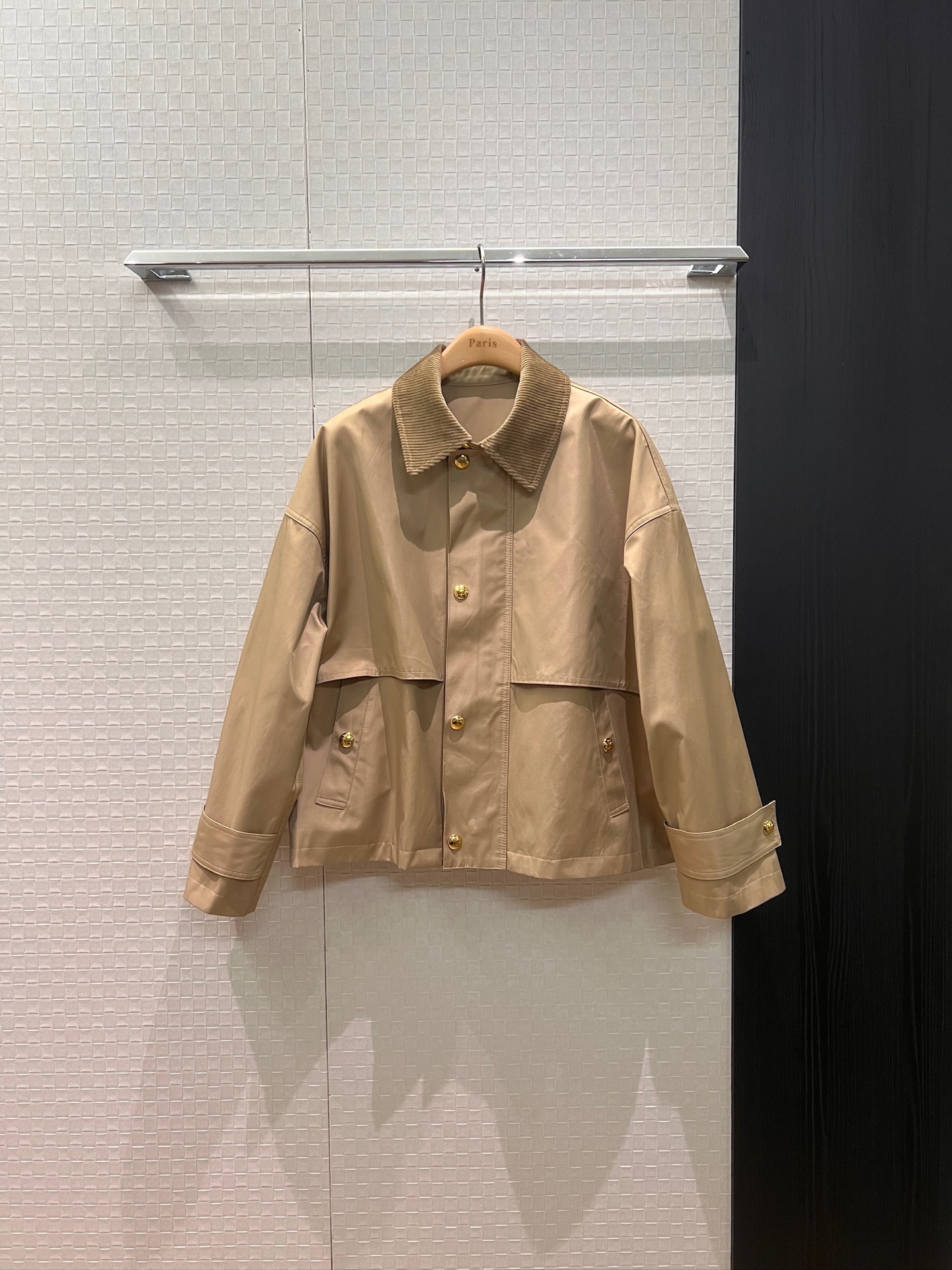 NO:507077,New style is coming to corduroy collar Bane windbreaker jacket jacket mold opening Arc decorative gold buckle loose and casual fashionable versatile sweet cool handsome black khaki SML,, jackets & coats, jackets & coats, alexander wang19860909新款来袭拼灯芯绒领巴恩风衣夹克外套开模凯旋门金扣装饰 宽松休闲 时尚百搭甜酷帅气 黑色卡其 SML,,jackets & coats,jackets & coats,alexander wang,Women's clothing