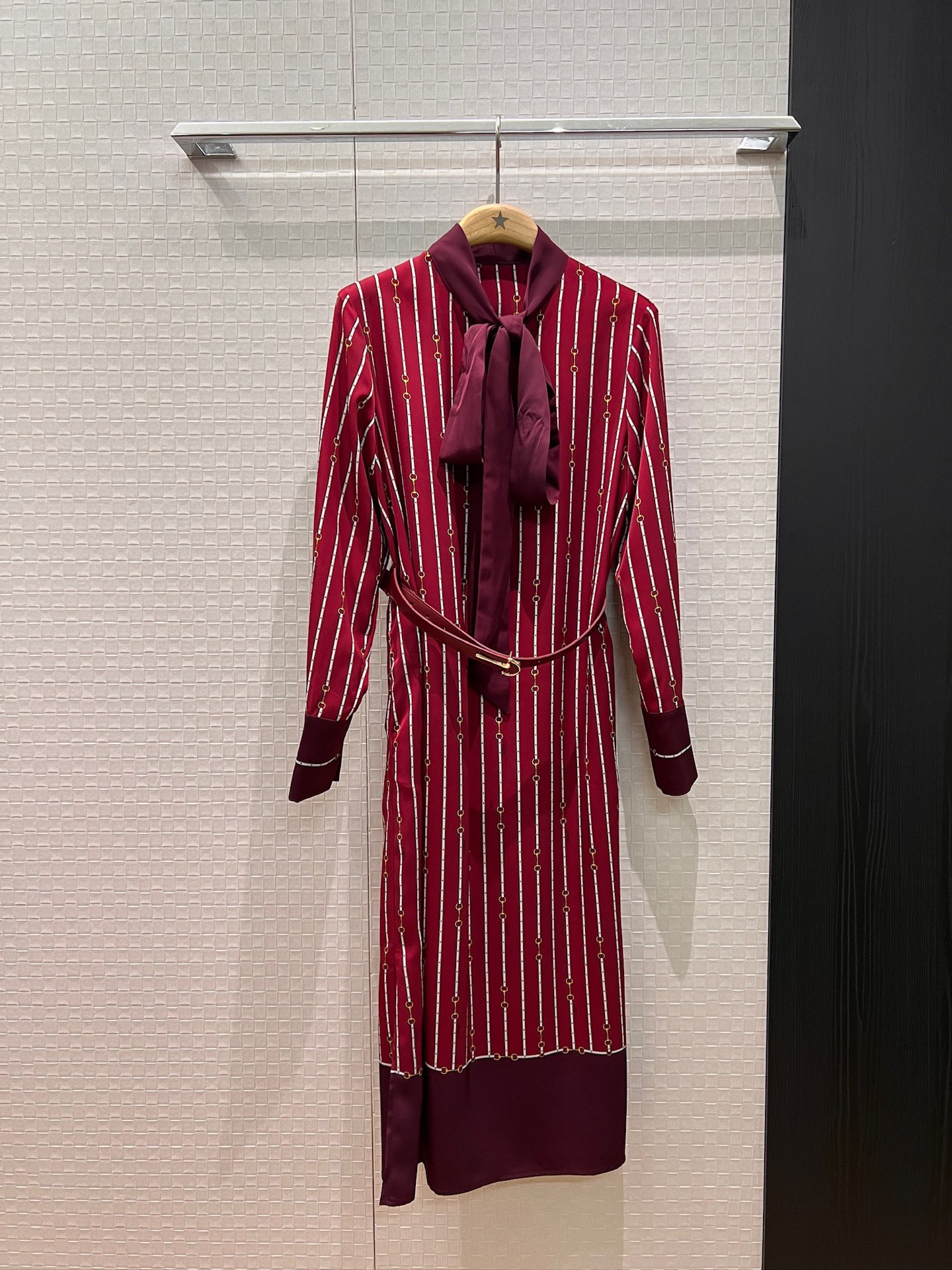 NO:508015,New color-blocked horse buckle striped penetration printed streamer long sleeve dress tie bow decoration straight long skirt delivery belt hem slit elegant socialite temperament commuting S-XL, skirts, alexander wang19860909新款拼色马衔扣条纹渗透印花飘带长袖连衣裙 系蝴蝶结装饰 直筒长裙配送腰带 下摆开叉 优雅名媛 气质通勤S-XL,,skirts,alexander wang,Women's clothing