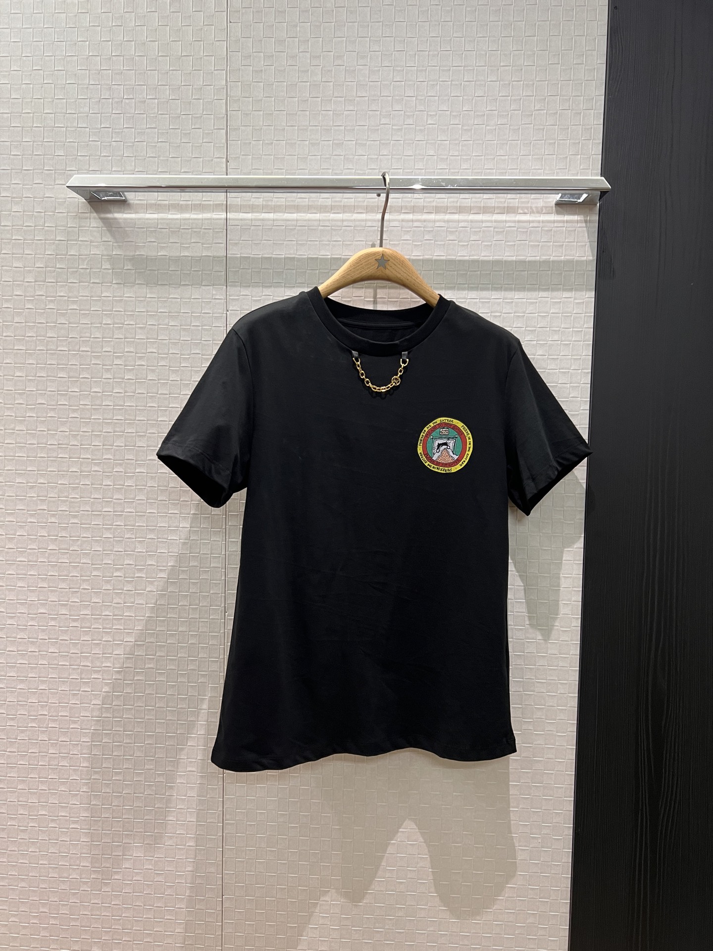 NO:535239,New chain decorative cat small badge printed T-shirt simple and casual, fashionable and age-reducing SML, tees, t-shirt, alexander wang19860909新款链条装饰猫咪小徽章印花T恤简单休闲 时尚减龄 SML,,tees，t-shirt,alexander wang,Women's clothing