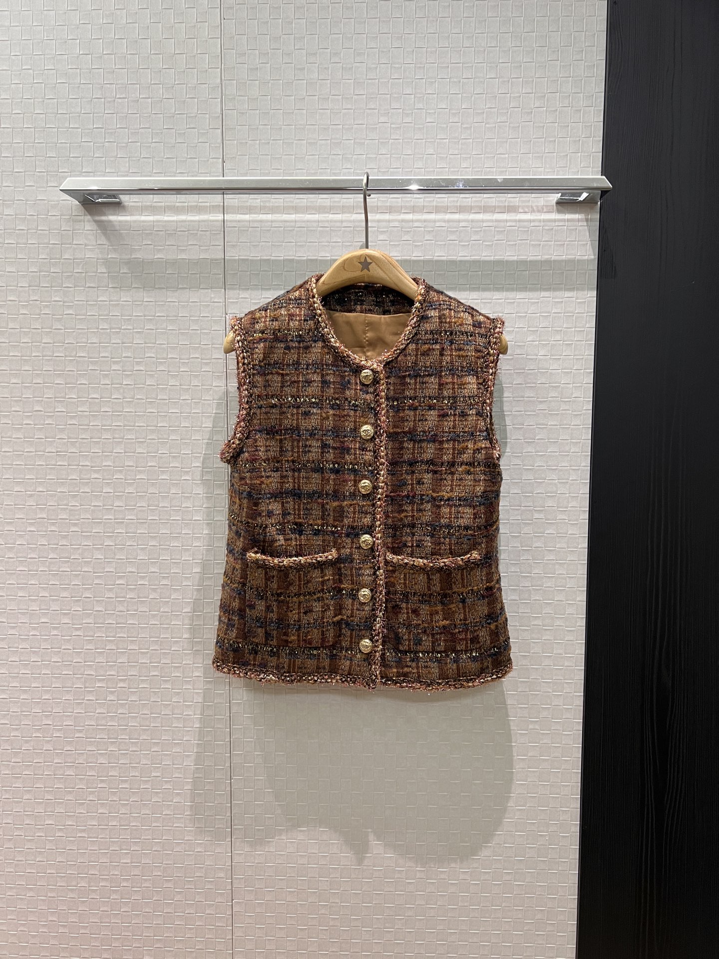 NO:548824,New Maillard braided tweed vest jacket hand-woven edges Double C hardware mold-opening elegant socialites can be worn with the same short jacket layered SML, Jackets & coats,alexander wang19860909新款美拉德系编织粗花呢马甲外套手工编织边 双c五金开模优雅名媛 可搭同款短外套叠穿 SML,,jackets & coats,alexander wang,Women's clothing