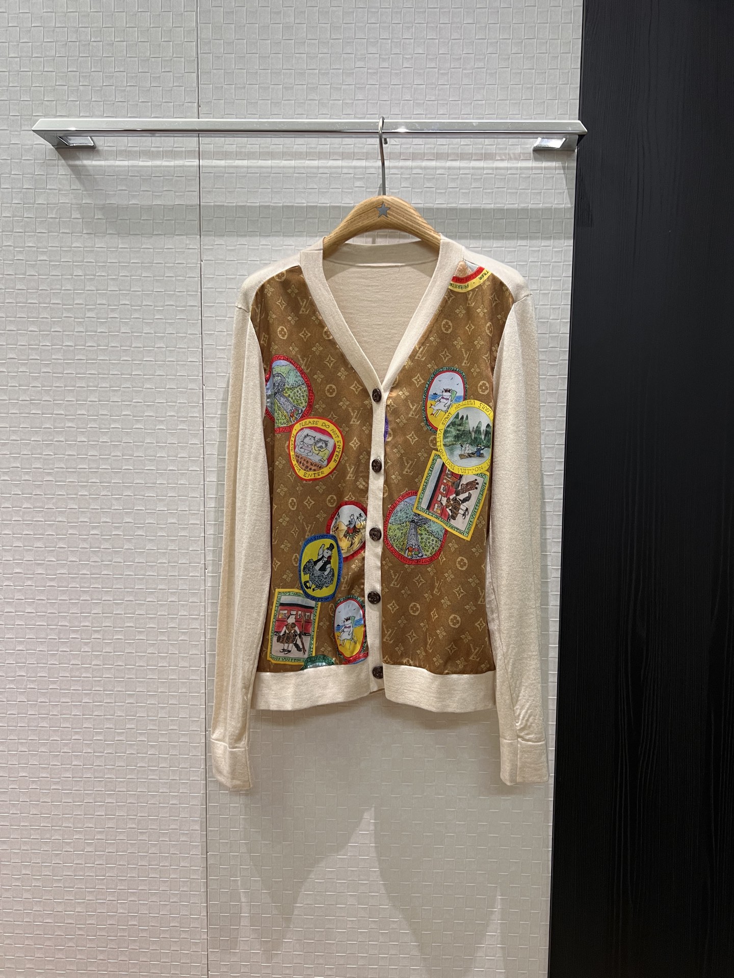 NO:560470,New cat series Presbyopia cat print splicing V-neck knitted cardigan, fashionable for commuting, casual, simple and versatile S-XL,,alexander wang19860909新款猫咪系列 老花猫猫印花拼接V领针织开衫时尚通勤 气质休闲简约百搭 S-XL,,alexander wang,Women's clothing