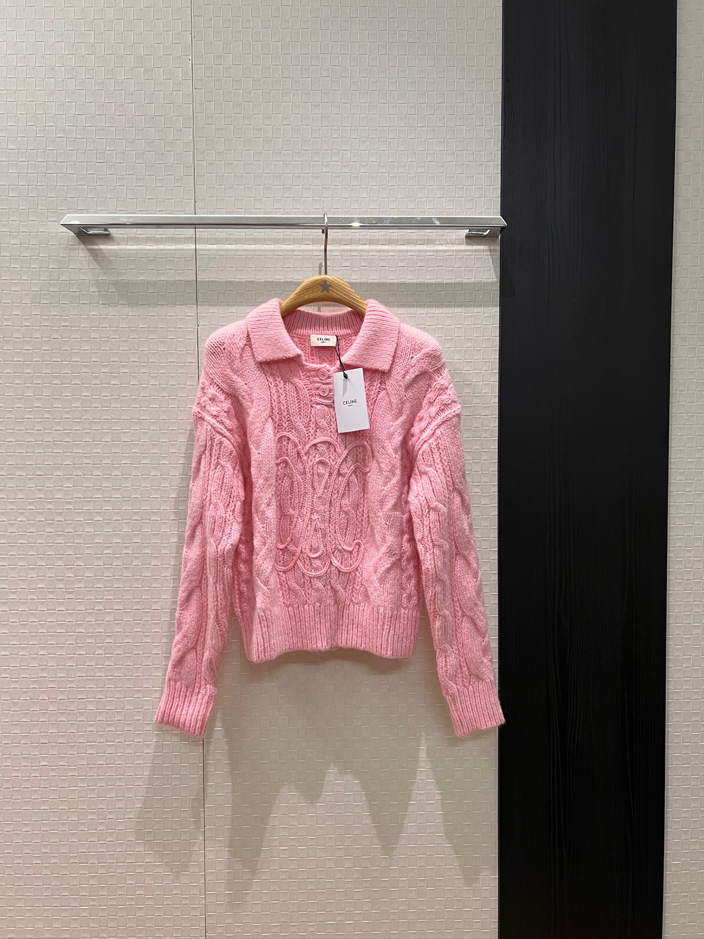 NO:563096,New Bae Suzy's same style mohair and wool blended sweater Arc de Triomphe embroidered hemp pattern lapel knitted top fashionable and casual temperament versatile dark blue pink white SML,,sweaters,alexander wang19860909新款裴秀智同款 马海毛羊毛混纺毛衣 凯旋门刺绣麻花纹翻领针织上衣时尚休闲 气质百搭深蓝粉色白色 SML,,sweaters,alexander wang,Women's clothing