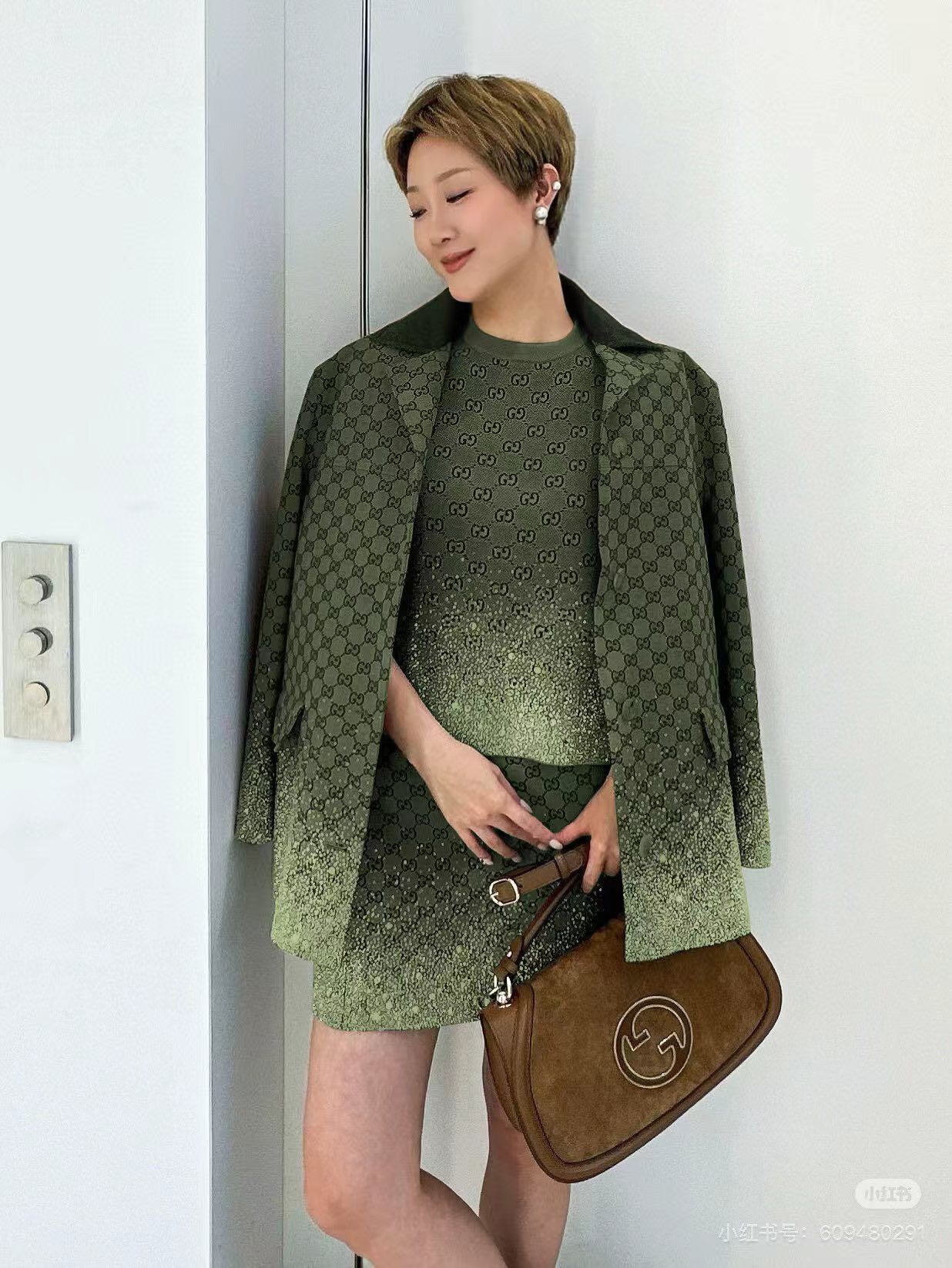 NO:567338,One set has,,alexander wang19860909一套有,,alexander wang,Women's clothing