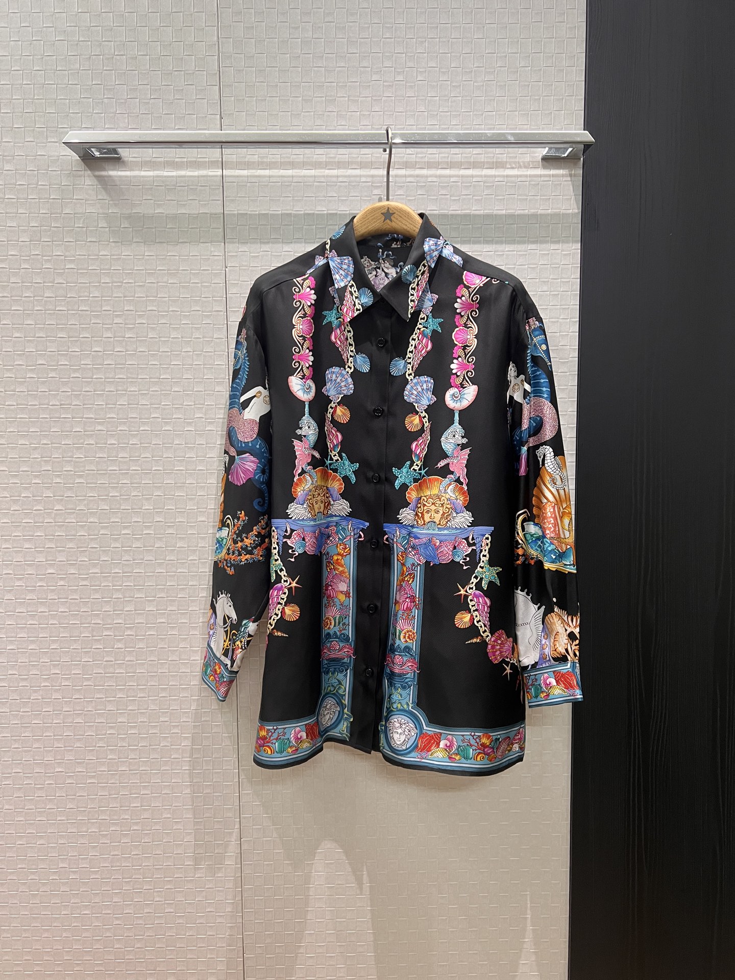 NO:568287,New style baroque style ♀ positioning printed silk twill shirt heavyweight silk mermaid starfish shell Medusa simple and fashionable commuting versatile celebrity temperament S-XL,,real silk,alexander wang19860909新款 巴洛克风♀定位印花真丝斜纹真丝衬衣 重磅真丝美人鱼海星贝壳 美杜莎 简约时尚 通勤百搭名媛气质 S-XL,,real silk,alexander wang,Women's clothing