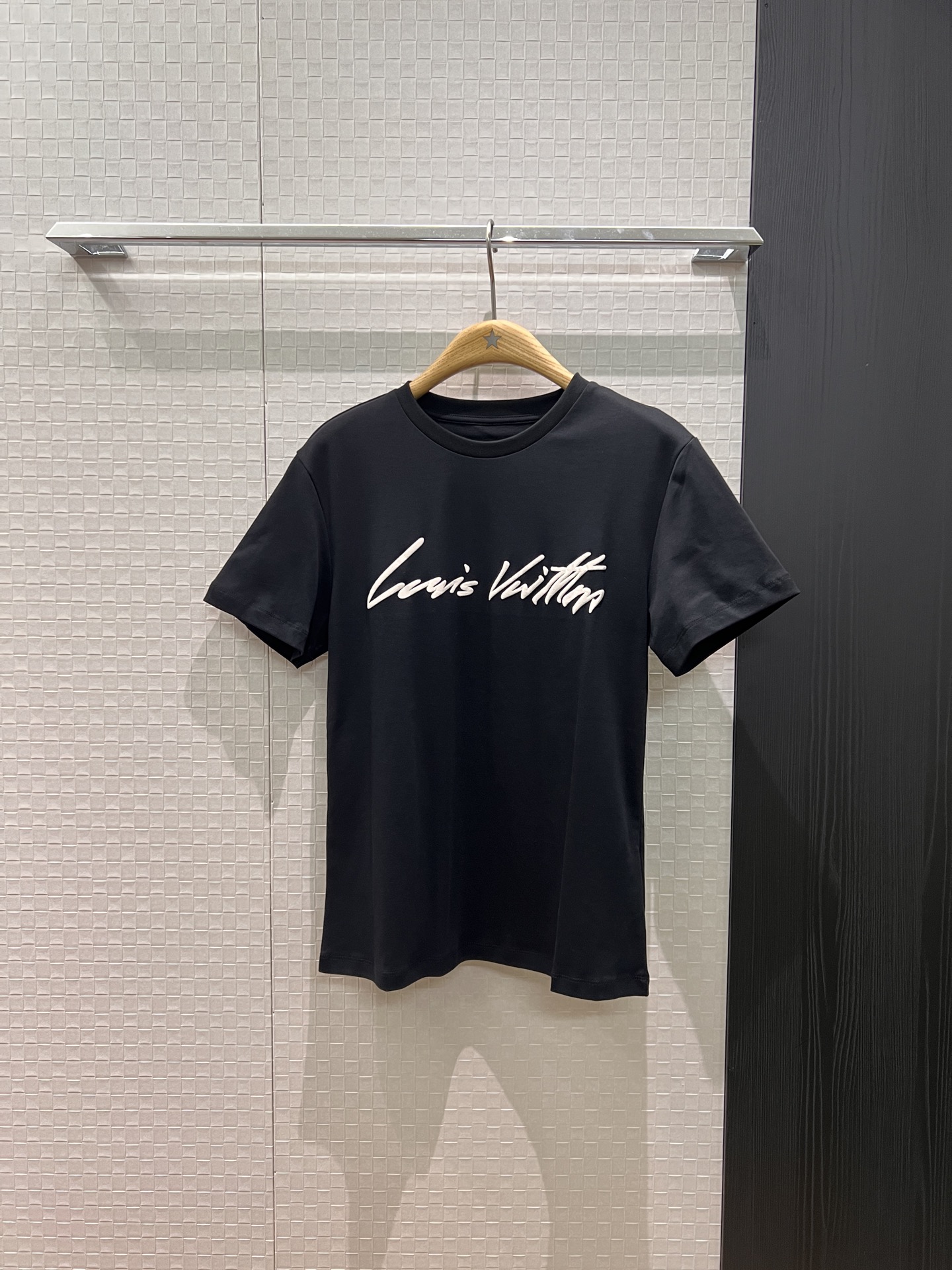 NO:569175,New three-dimensional foam logo letter printed T-shirt is simple and casual, fashionable and age-reducing SML,,tees,t-shirt,alexander wang19860909新款立体发泡logo字母印花T恤简单休闲 时尚减龄 SML,,tees，t-shirt,alexander wang,Women's clothing