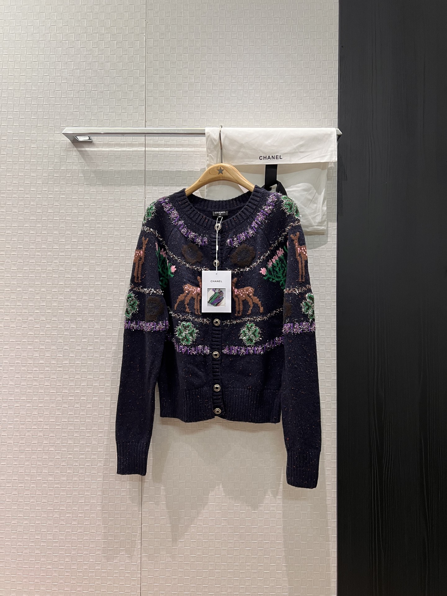 NO:590109,New 25N Ski Series Atmosphere Fair Isle Christmas Sweater Knitted Wool Cardigan Jacket Heavy Industry Four-leaf Clover Deer Embroidery Jacquard Round Neck Long Sleeve Age-Reducing Versatility Delivery Storage Bag Cloth Bag Purple Brown Apricot SML,,jackets & coats,sweaters,alexander wang19860909新款25N滑雪系列 氛围感费尔岛圣诞毛衣 针织羊毛开衫外套重工四叶草小鹿刺绣提花 圆领长袖减龄百搭 配送收纳袋布包 紫色咖色杏色 SML,,jackets & coats,sweaters,alexander wang,Women's clothing