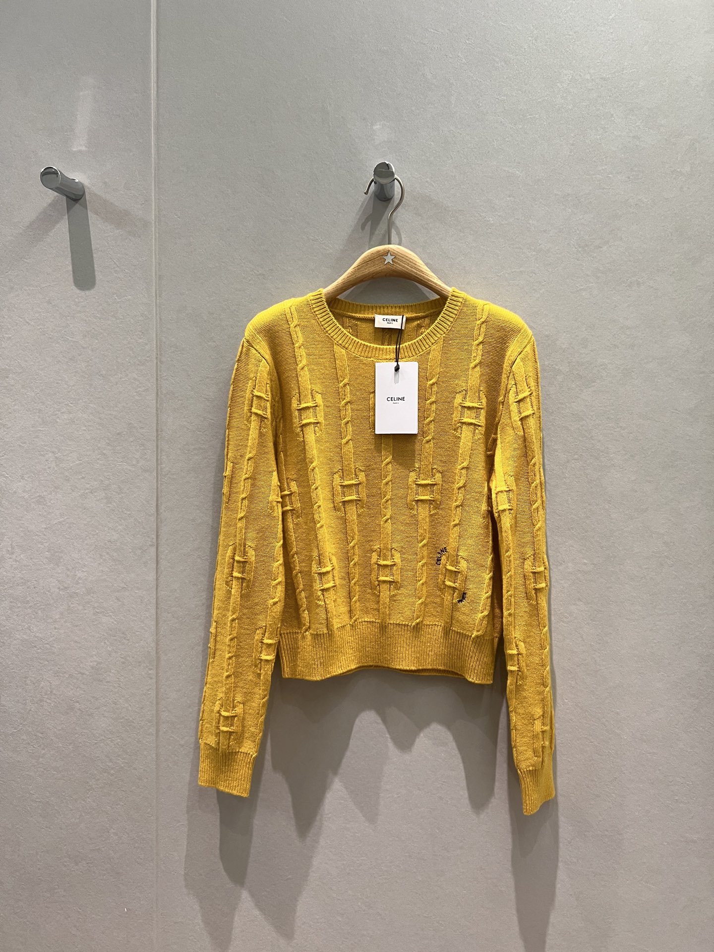 NO:621610,26 early spring new three-dimensional Arc de Triomphe logo cable wool knitted top round neck long-sleeved sweater, simple and fashionable, embroidered logo letters on the hem to reduce age and versatile, navy blue Maillard brown and bright yellow SML,,sweaters,alexander wang1986090926早春新款立体凯旋门logo绞花羊毛针织上衣圆领长袖毛衣 简约时尚 下摆刺绣logo字母减龄百搭 海军蓝美拉德棕嫩黄色 SML,,sweaters,alexander wang,Women's clothing