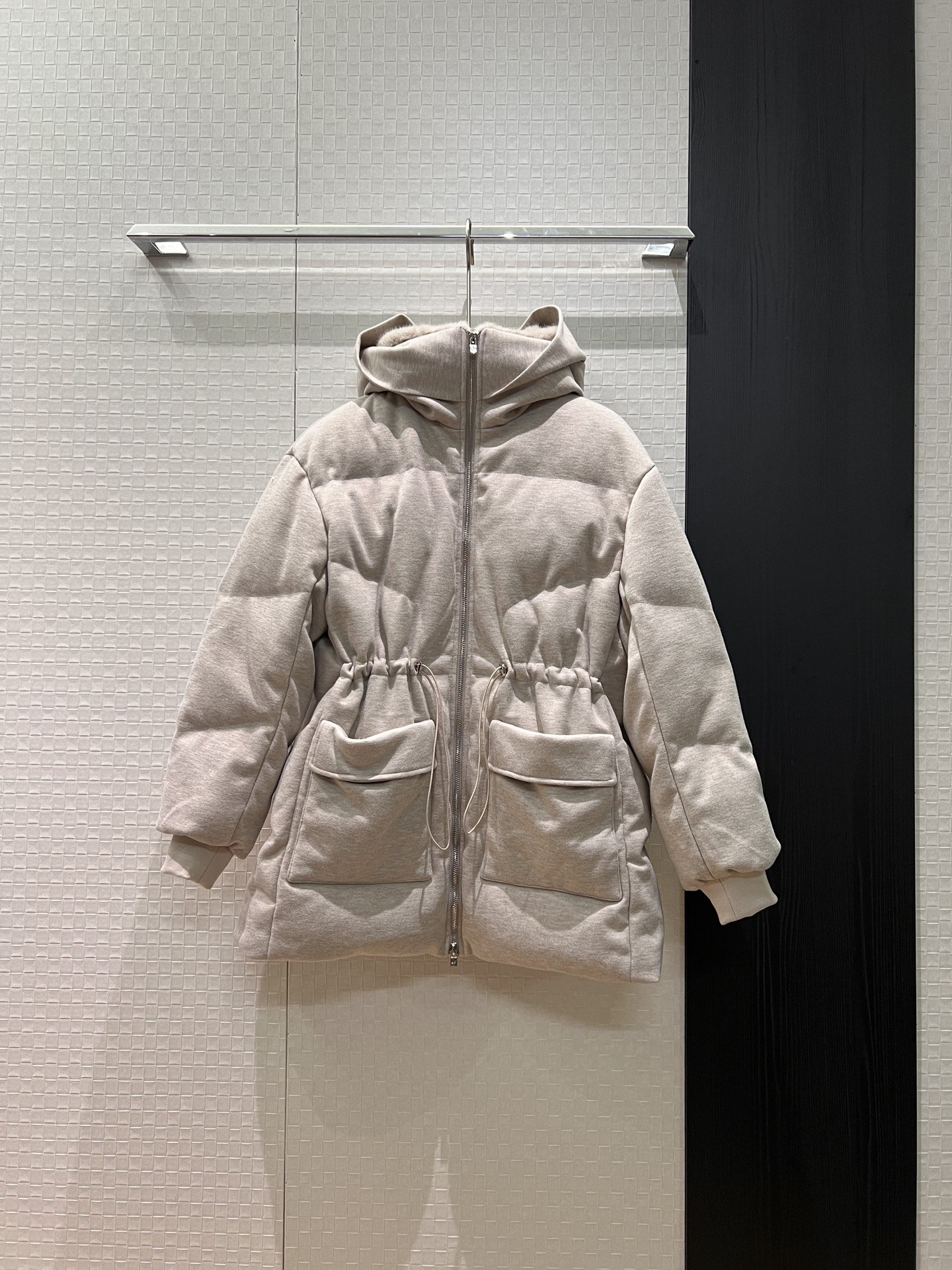 NO:623320,New LP mink fur hooded mid-length down jacket with dust bag, wool fabric drawstring waist, large pockets on both sides, loose and casual, warm and versatile, brown apricot SML,,loro piana,down jacket,hats,alexander wang19860909配防尘袋新款LP水貂毛连帽中长款羽绒服 羊毛面料抽绳收腰两侧大口袋 宽松休闲 保暖百搭咖色杏色 SML,,loro piana,down jacket,hats,alexander wang,Women's clothing