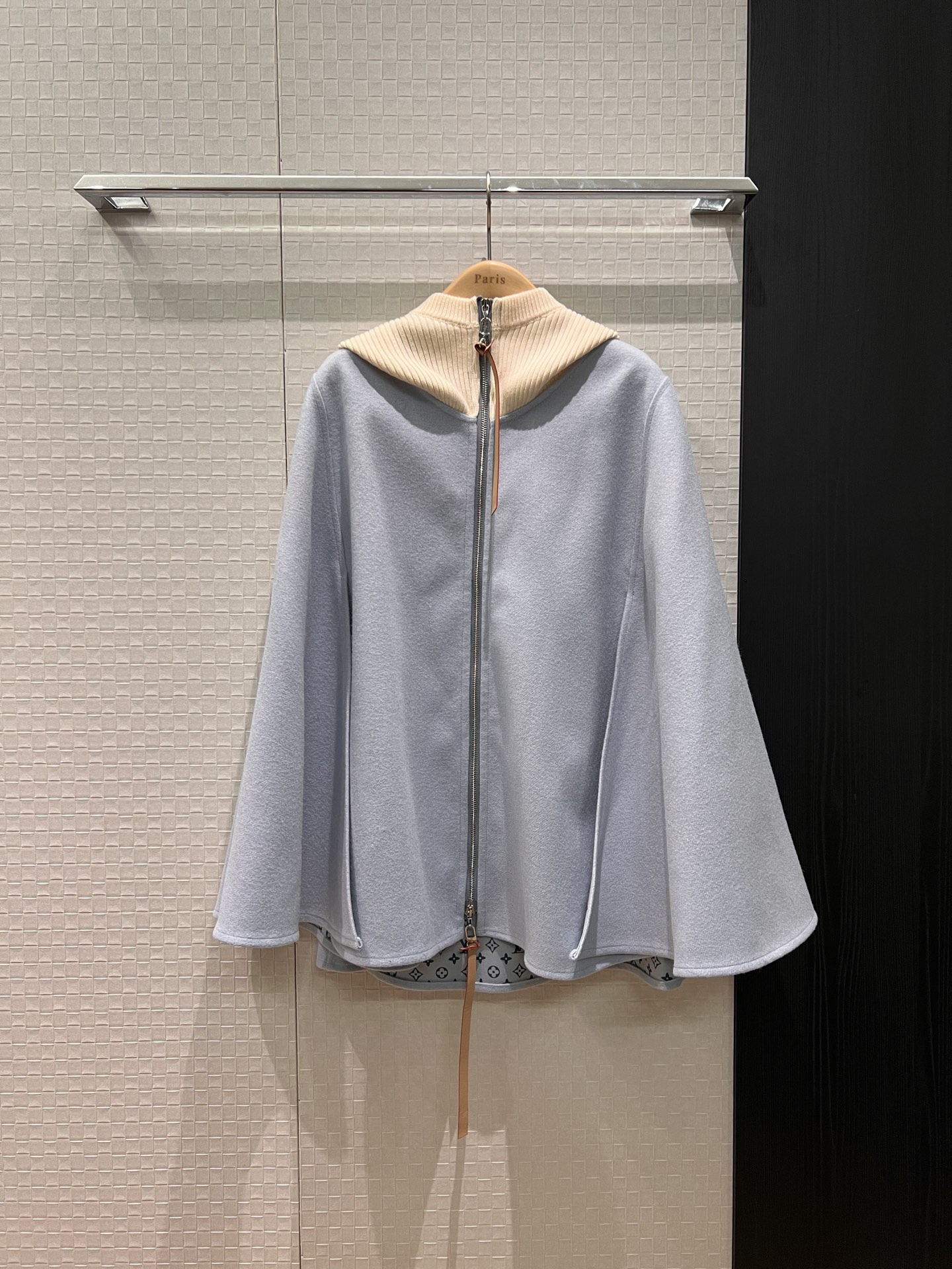 NO:623340,New knitted hooded spliced ​​wool cloak shawl jacket with classic presbyopia inside, lazy and casual, college style, age-reducing, casual and versatile SML,,jackets & coats,shawls,hats,alexander wang19860909新款针织连帽拼接羊毛呢斗篷披肩外套内面经典老花 慵懒随意 学院风减龄 休闲百搭SML,,jackets & coats,shawls,hats,alexander wang,Women's clothing