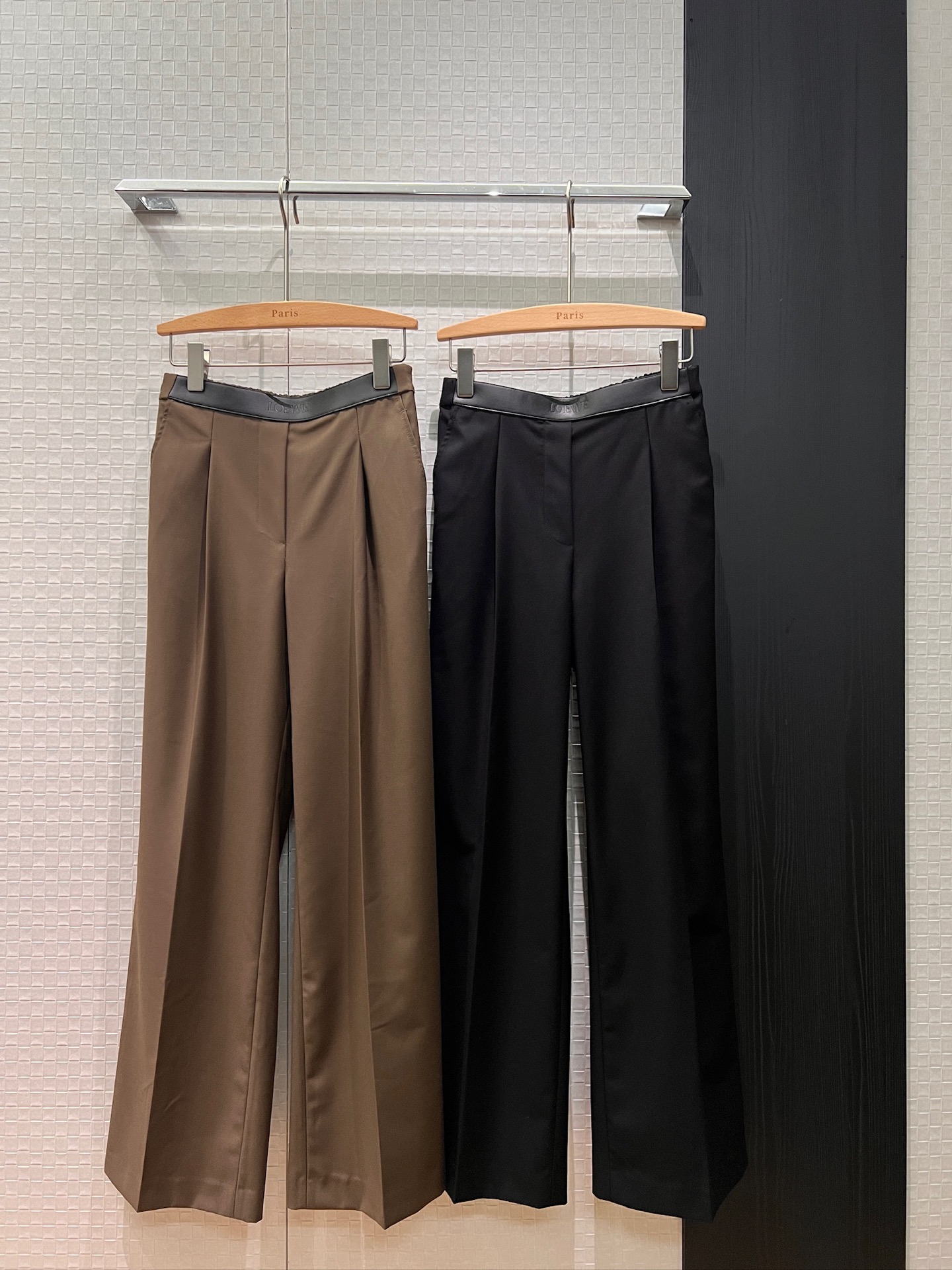NO:624041,New Loewe wide-leg trousers with leather belt, casual trousers with elastic waist, simple and versatile, slimming and age-reducing, can be worn with the same suit S-XL,,loewe,business suit,alexander wang19860909新款Loewe拼皮腰带阔腿裤 松紧腰休闲西裤简约百搭 显瘦减龄可搭同款西装 S-XL,,loewe,business suit,alexander wang,Women's clothing