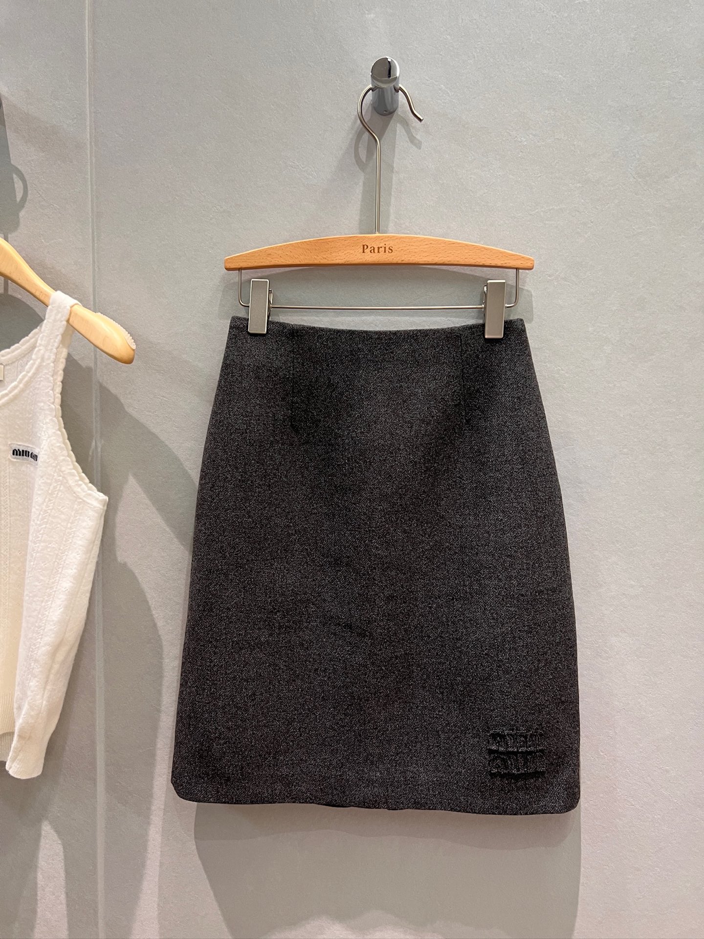 NO:625875,New patch embroidered miu letter A-line skirt is simple and versatile, sweet and cute, a must-have for New Year and Christmas, black, dark gray and red S-XL,,miumiu,skirts,alexander wang19860909新款贴布刺绣miu字母A字半裙简单百搭 甜美可爱 新年圣诞必备黑色深灰正红 S-XL,,miumiu,skirts,alexander wang,Women's clothing