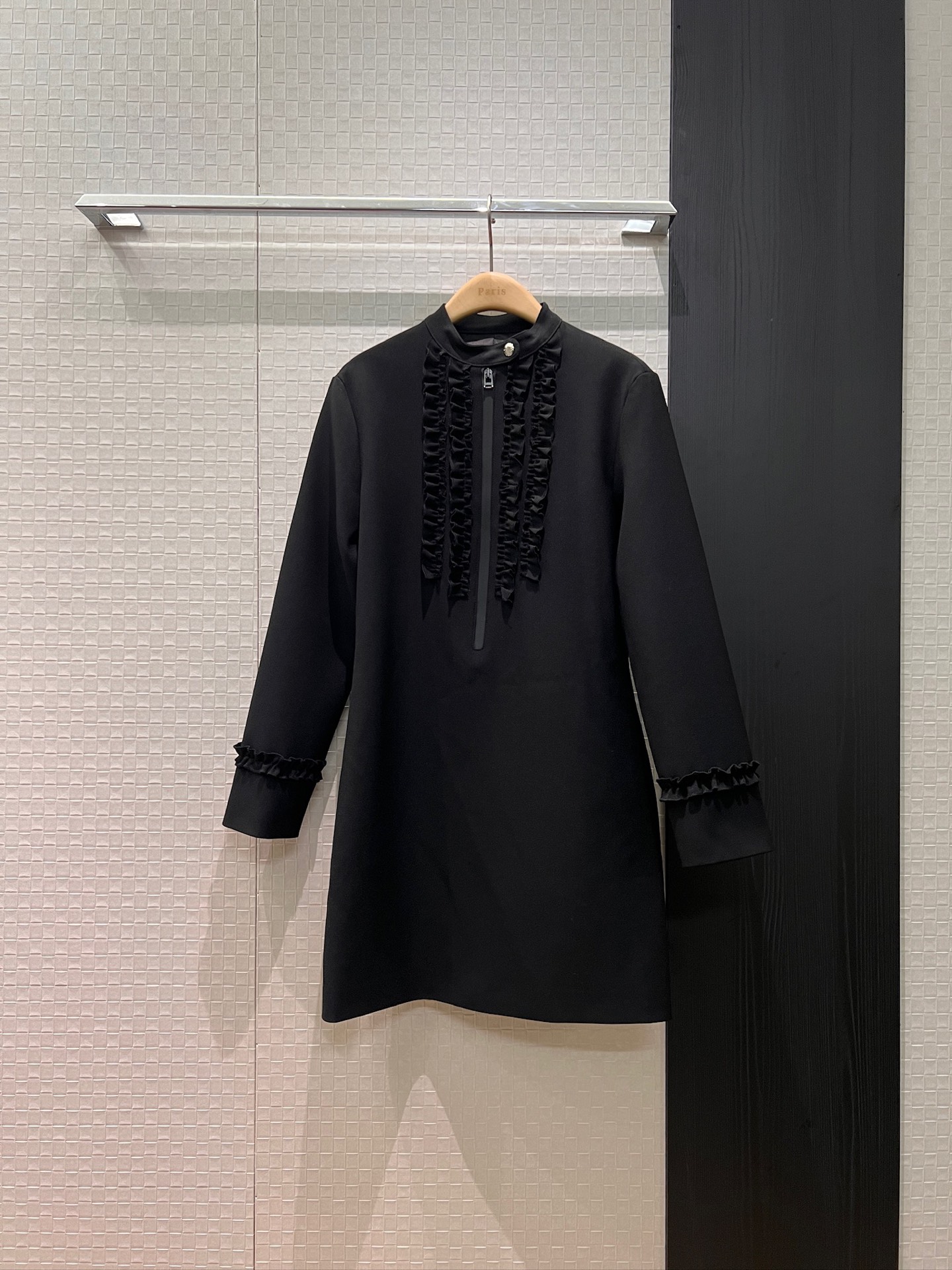 NO:628051,New style dress with small stand-up collar, three-dimensional fungus lace decoration, half zipper placket, simple and slim fit, pockets on both sides, elegant and age-reducing S-XL,,skirts,alexander wang19860909新款小立领立体木耳花边装饰连衣裙 拉链半开襟简约修身 两侧有口袋 气质减龄S-XL,,skirts,alexander wang,Women's clothing