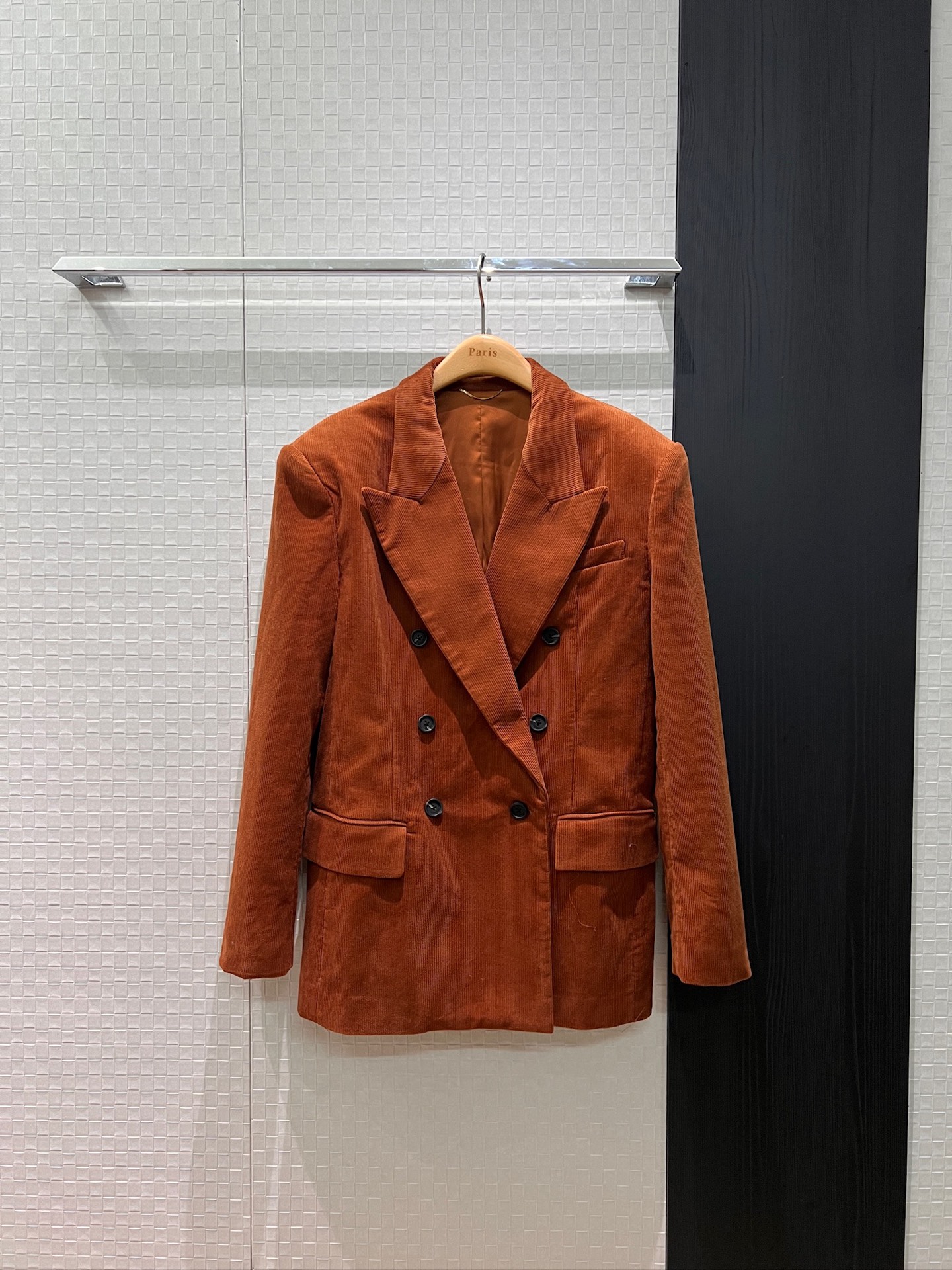 NO:629272,The new style of He Ruixian's same style corduroy double-breasted suit with loose silhouette, old money style, smart commuting, Queen's aura, Maillard brown must-have SML,,business suit,alexander wang19860909新款何瑞贤同款 灯芯绒双排扣西装廓形宽松 老钱风 干练通勤 女王气场美拉德棕必备 SML,,business suit,alexander wang,Women's clothing