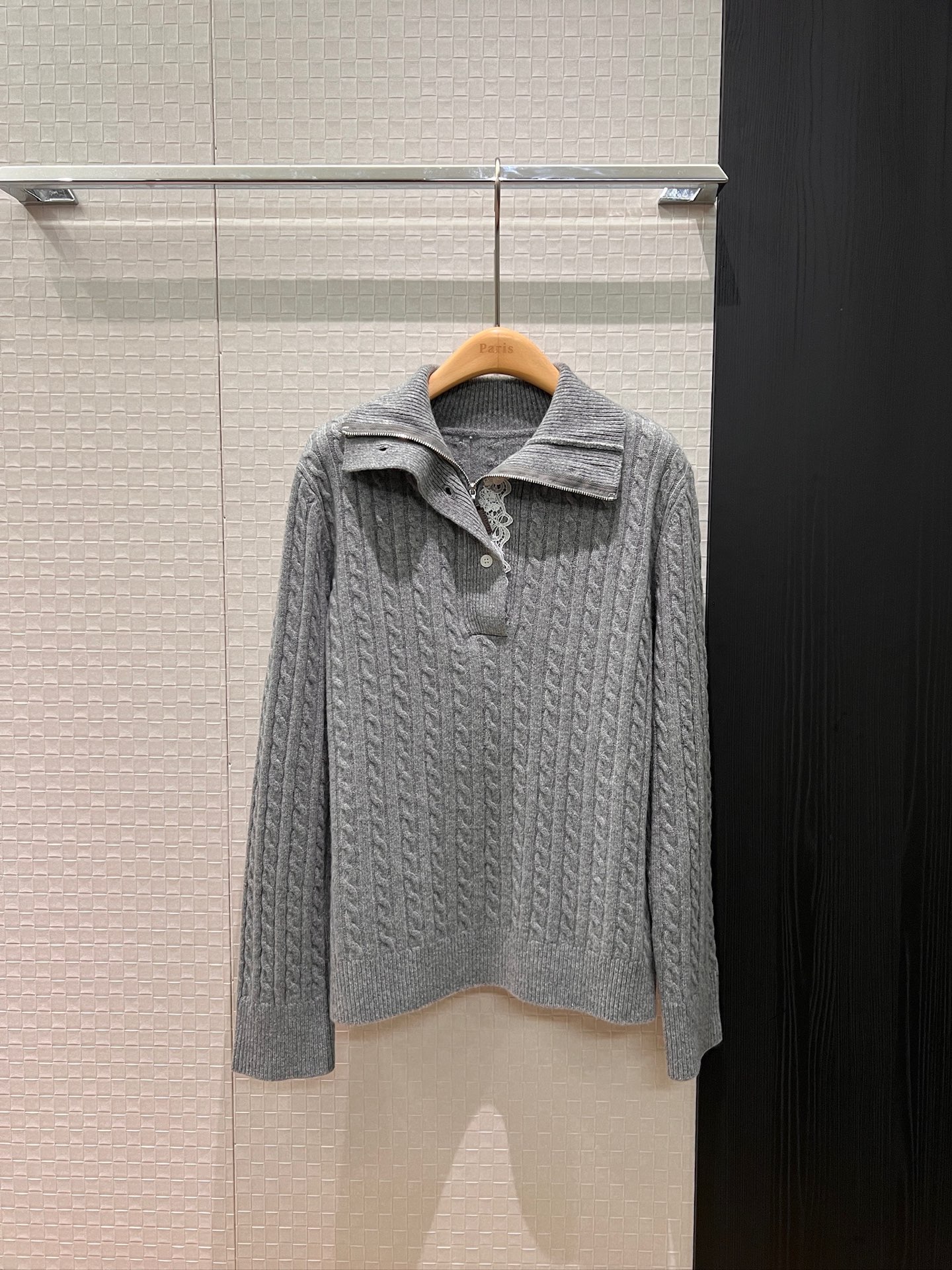 NO:629246,New splicing lace trim, twist twist high collar, zipper lapel, wool knit top, simple and loose, casual and versatile, lazy and age-reducing, dark blue gray white, ML two sizes,,alexander wang19860909新款拼接蕾丝边装饰 麻花绞花高领拉链翻领羊毛针织上衣简约宽松 休闲百搭 慵懒减龄深蓝灰色白色 ML两码,,alexander wang,Women's clothing