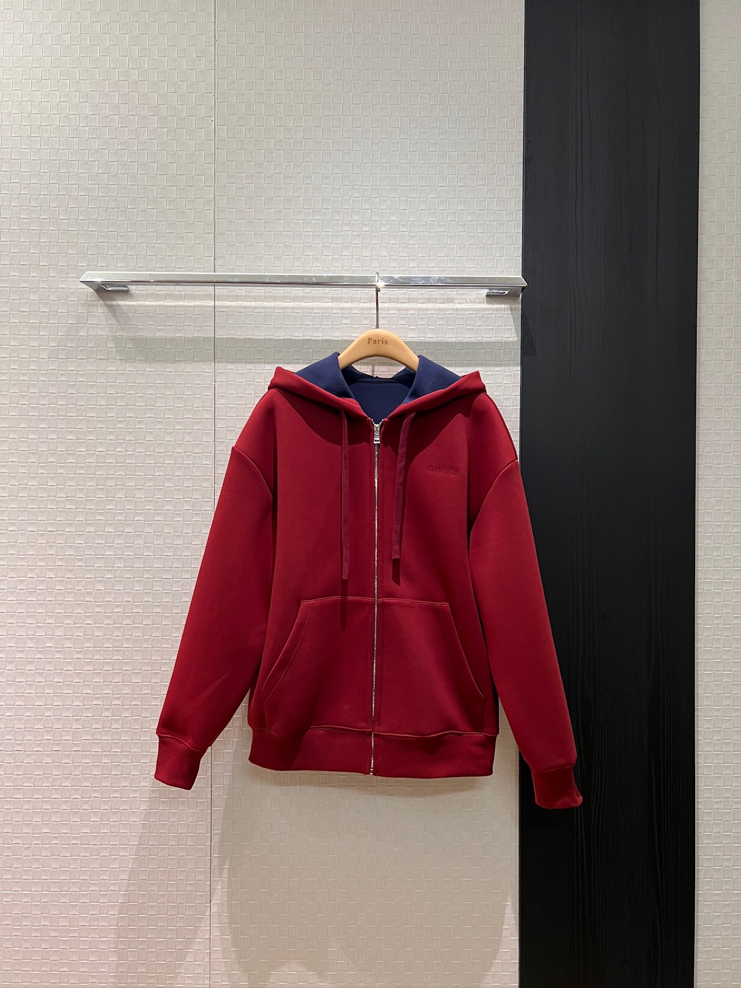 NO:652821,New embroidered logo letter decoration on the chest, hooded loose sweatshirt, zipper jacket, contrasting brushed fabric, casual sports, fashionable and age-reducing S-XL,,hoodie,sweatshirts,jackets & coats,hats,alexander wang19860909新款胸前刺绣logo字母装饰 连帽宽松卫衣拉链外套撞色磨毛面料 休闲运动 时尚减龄 S-XL,,hoodie,sweatshirts,jackets & coats,hats,alexander wang,Women's clothing