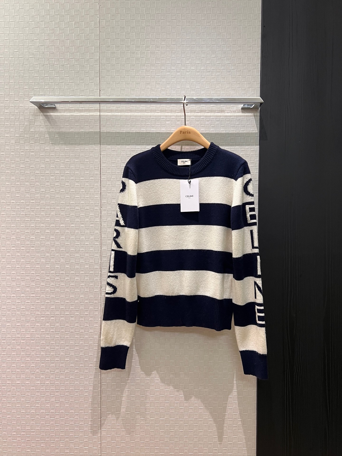 NO:652843,l New navy wide striped round neck wool knit top with jacquard logo letters on the sleeves, casual and age-reducing, fashionable and versatile SML,,alexander wang19860909l 新款海军宽条纹圆领羊毛针织上衣袖子提花logo字母 休闲减龄时尚百搭 SML,,alexander wang,Women's clothing