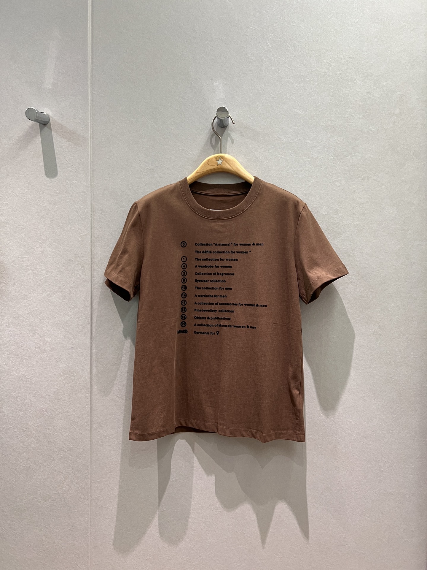 NO:652837,New 6 Margiela MM6 flocked small letters fried color printed T-shirt simple casual age-reducing and versatile coffee color white khaki SML, masion margiela, masion margiela, tees, t-shirt, alexander wang19860909新款6马吉拉MM6 植绒小字母炒色印花T恤简单休闲减龄百搭 咖色白色卡其 SML,,masion margiela,masion margiela,tees，t-shirt,alexander wang,Women's clothing