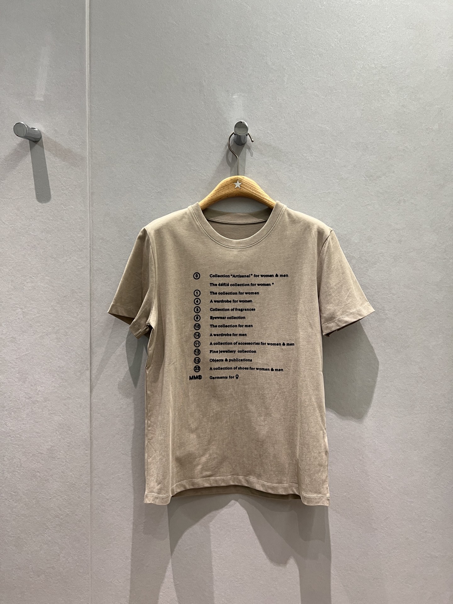 NO:652827,New 6 Margiela MM6 flocked small letters fried color printed T-shirt simple casual age-reducing and versatile coffee color white khaki SML, masion margiela, masion margiela, tees, t-shirt, alexander wang19860909新款6马吉拉MM6 植绒小字母炒色印花T恤简单休闲减龄百搭 咖色白色卡其 SML,,masion margiela,masion margiela,tees，t-shirt,alexander wang,Women's clothing