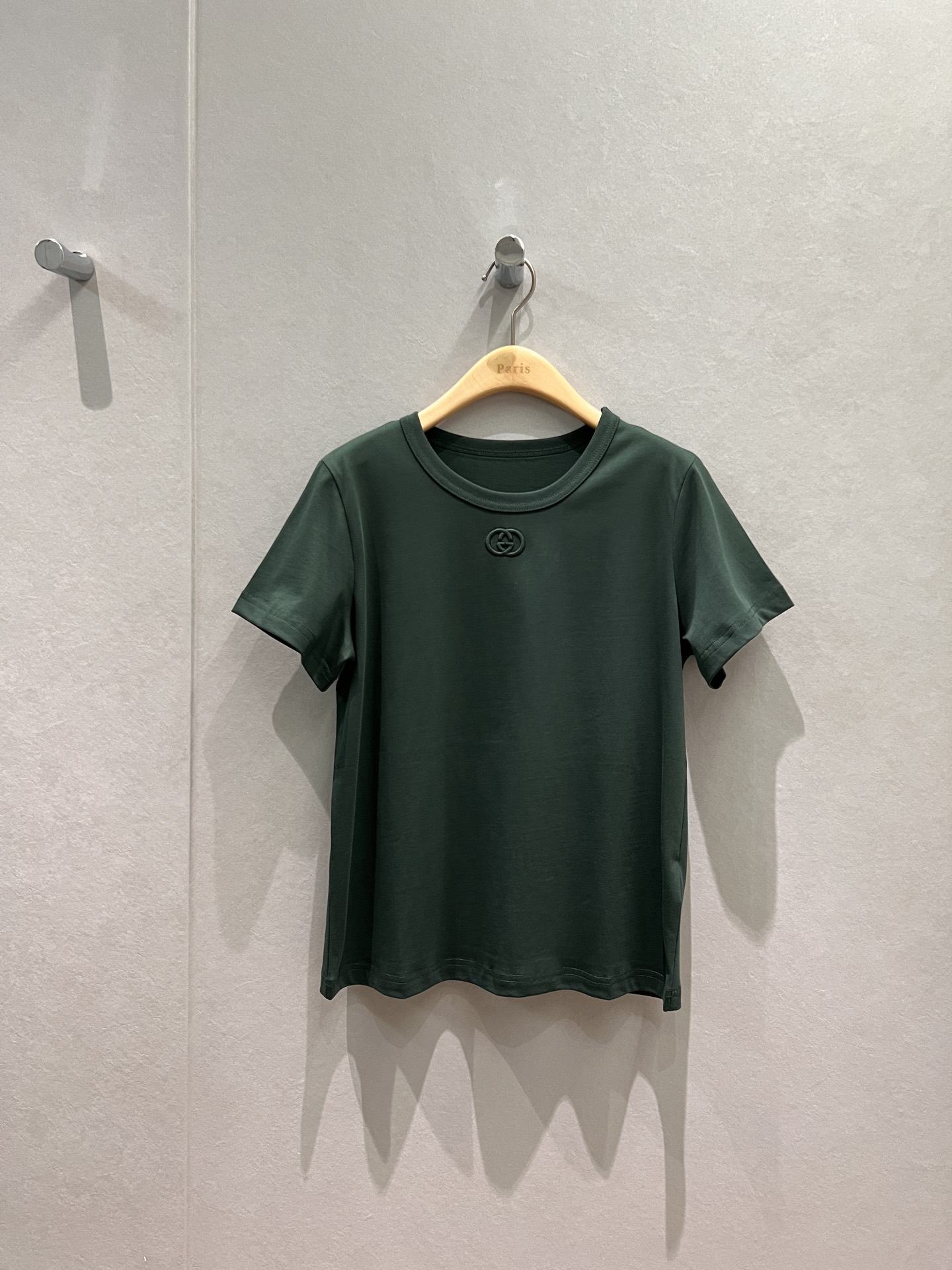 NO:655119,New minimalist three-dimensional small logo double G embroidered T-shirt, casual and versatile, slim and slim, green and white SML,, tees, t-shirt, alexander wang19860909新款极简立体小logo双G刺绣T恤休闲百搭 修身显瘦 绿色白色 SML,,tees，t-shirt,alexander wang,Women's clothing
