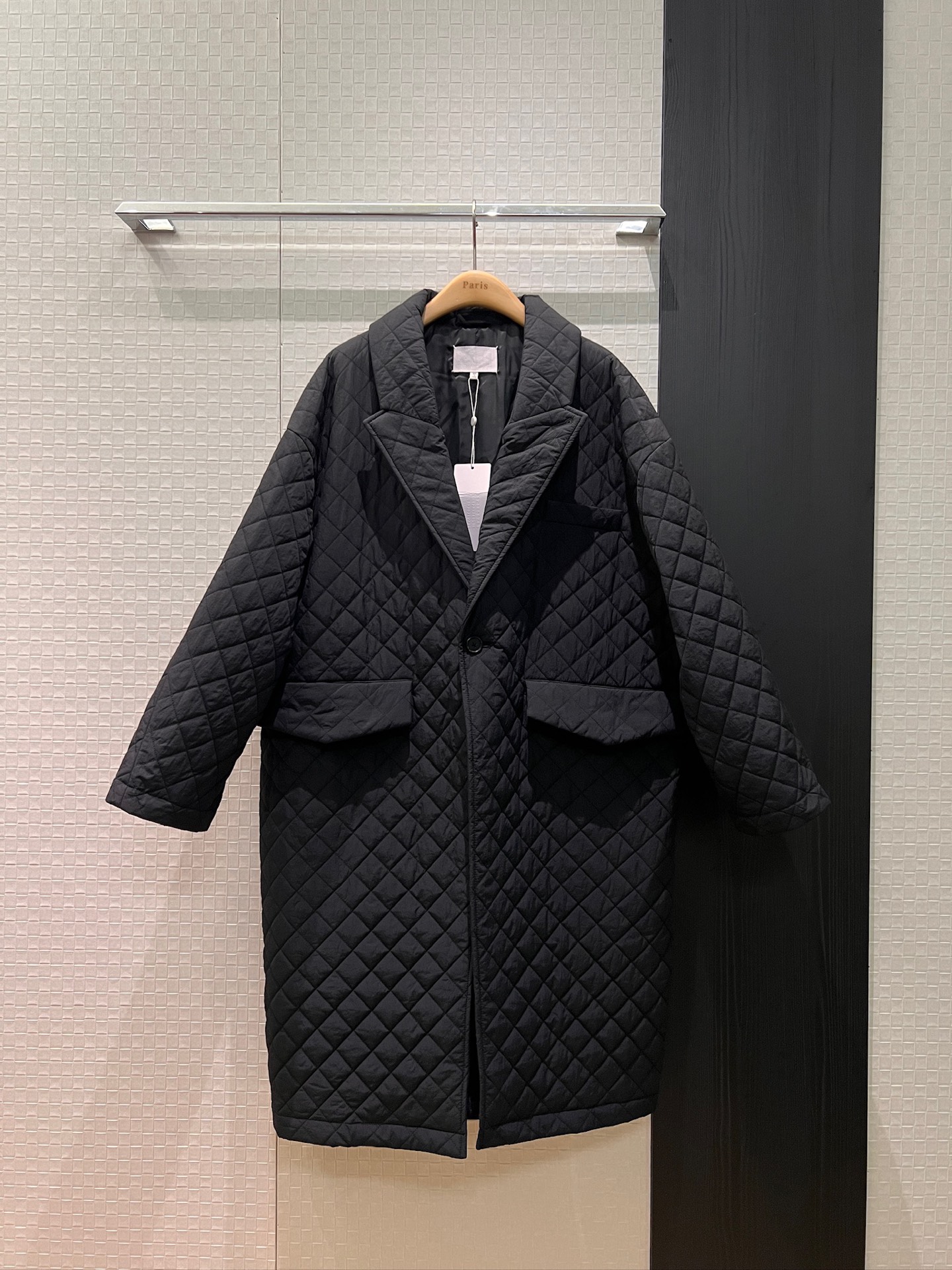 NO:656721,New Yang Mi's same style MM6 margiela rhombus quilted long cotton coat. The coat has a loose silhouette, lazy and fashionable. The cuffs are spliced ​​with striped concave shapes. SML,, masion margiela, masion margiela, jackets & coats, alexander wang19860909新款杨幂同款 MM6马吉拉菱格缝绗长款棉服 大衣外套廓形宽松 慵懒时尚 袖口拼接条纹凹造型必备 SML,,masion margiela,masion margiela,jackets & coats,alexander wang,Women's clothing