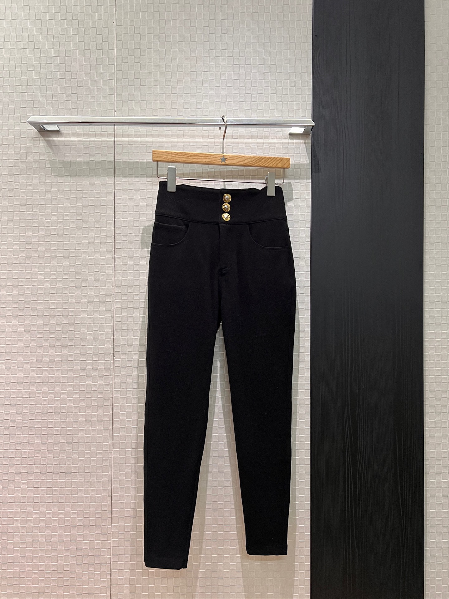 NO:658393,New open-molded gold buckle decorated high-waist brushed petite pants, stretchy and slim, slim and versatile SML,,alexander wang19860909新款开模金扣装饰高腰磨毛小脚裤弹力修身 显瘦百搭SML,,alexander wang,Women's clothing
