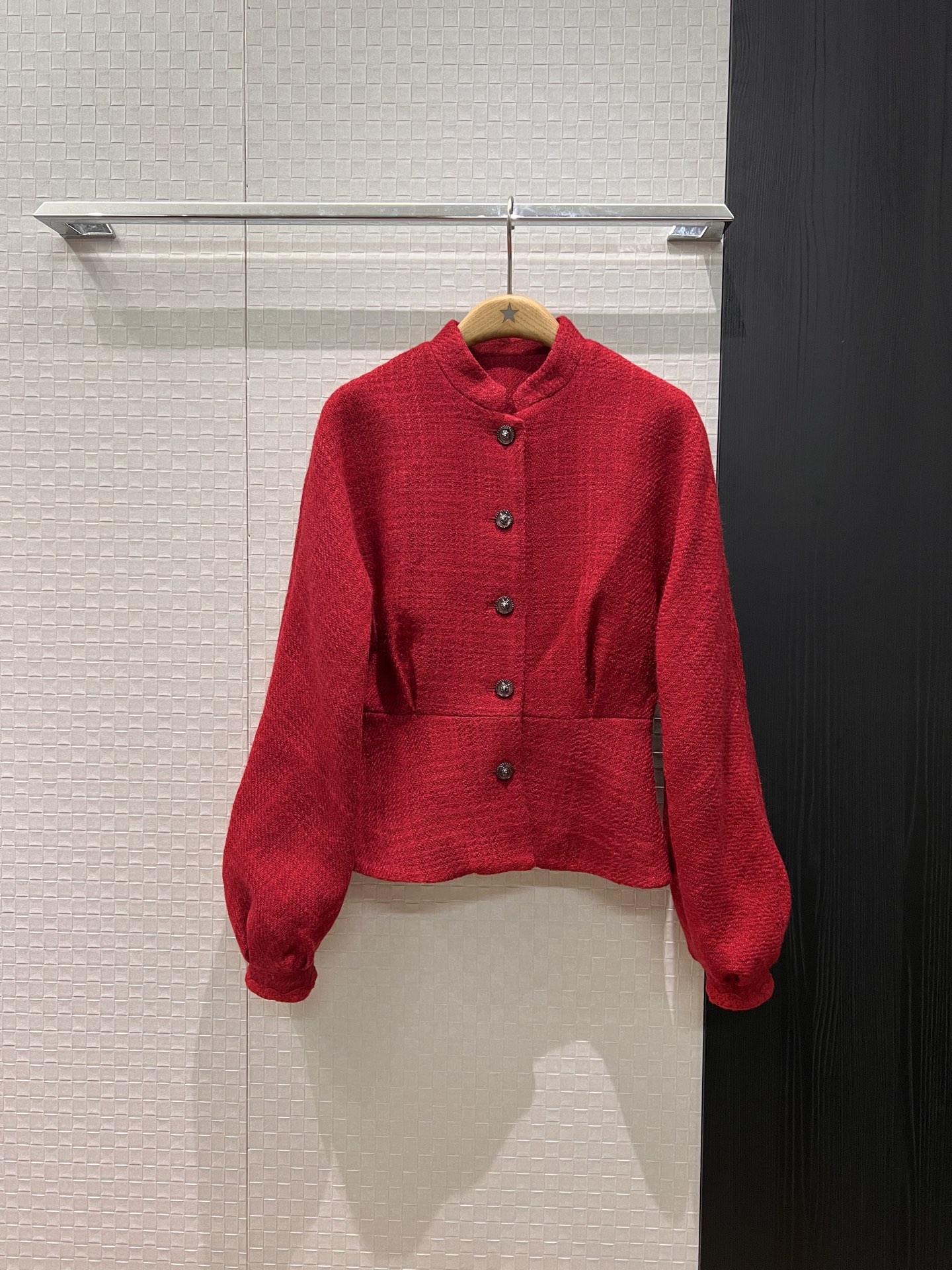 NO:666147,New New Year's red stand-up collar, waisted ruffled lantern sleeve jacket, wool plaid tweed, slim fit, lotus hem, ladylike elegance, versatile temperament, must-have for age reduction SML,,jackets & coats, 19860909新款新年正红立领收腰荷叶边灯笼袖外套 羊毛格纹粗花呢 修身显瘦 荷叶下摆名媛优雅 气质百搭 减龄必备SML,,jackets & coats, ,Women's clothing