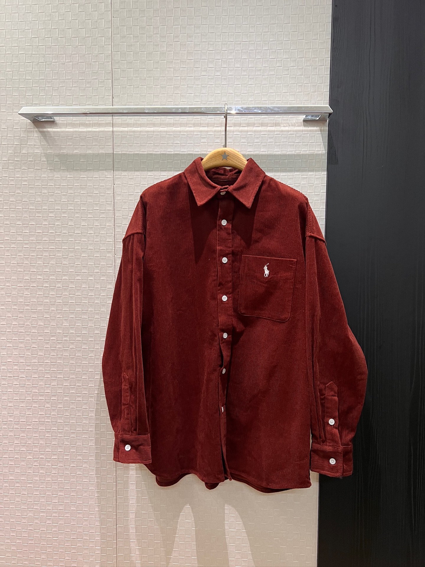 NO:666628,New RL Raff embroidered pony logo decorated pockets retro corduroy shirt loose and casual, fashionable and versatile, minimalist commuting burgundy orange SML,, 19860909新款RL拉夫 刺绣小马logo装饰口袋复古灯芯绒衬衣宽松休闲 时尚百搭 极简通勤酒红橘色 SML,, ,Women's clothing