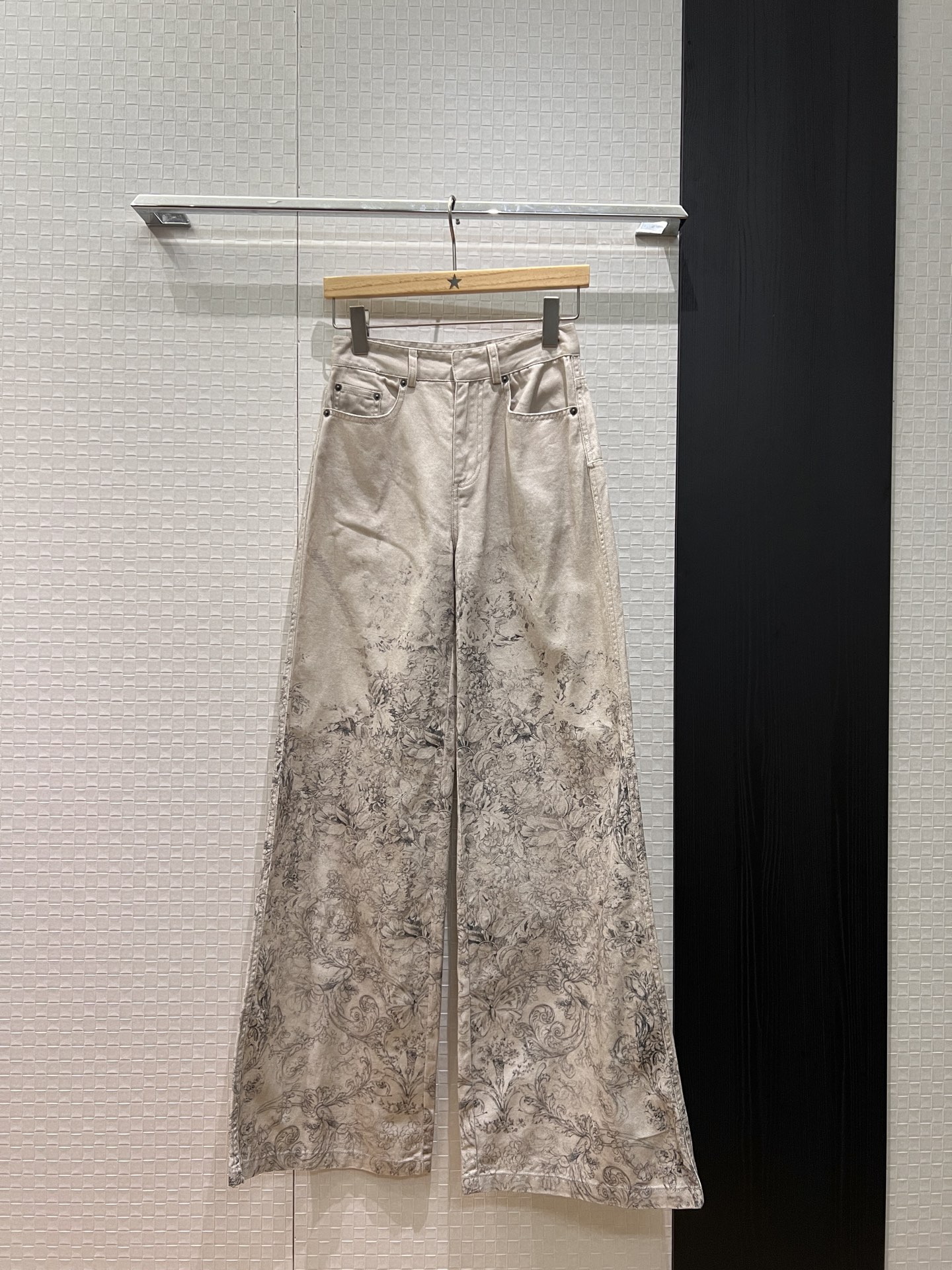 NO:667051,26 early spring new catwalk, retro positioning printed wide-leg pants with long legs, paper man with small leather label on the back waist, concave shape and versatile S-XL,, 1986090926早春新款走秀 复古定位印花阔腿裤大长腿 纸片人后腰小皮标 凹造型百搭 S-XL,, ,Women's clothing