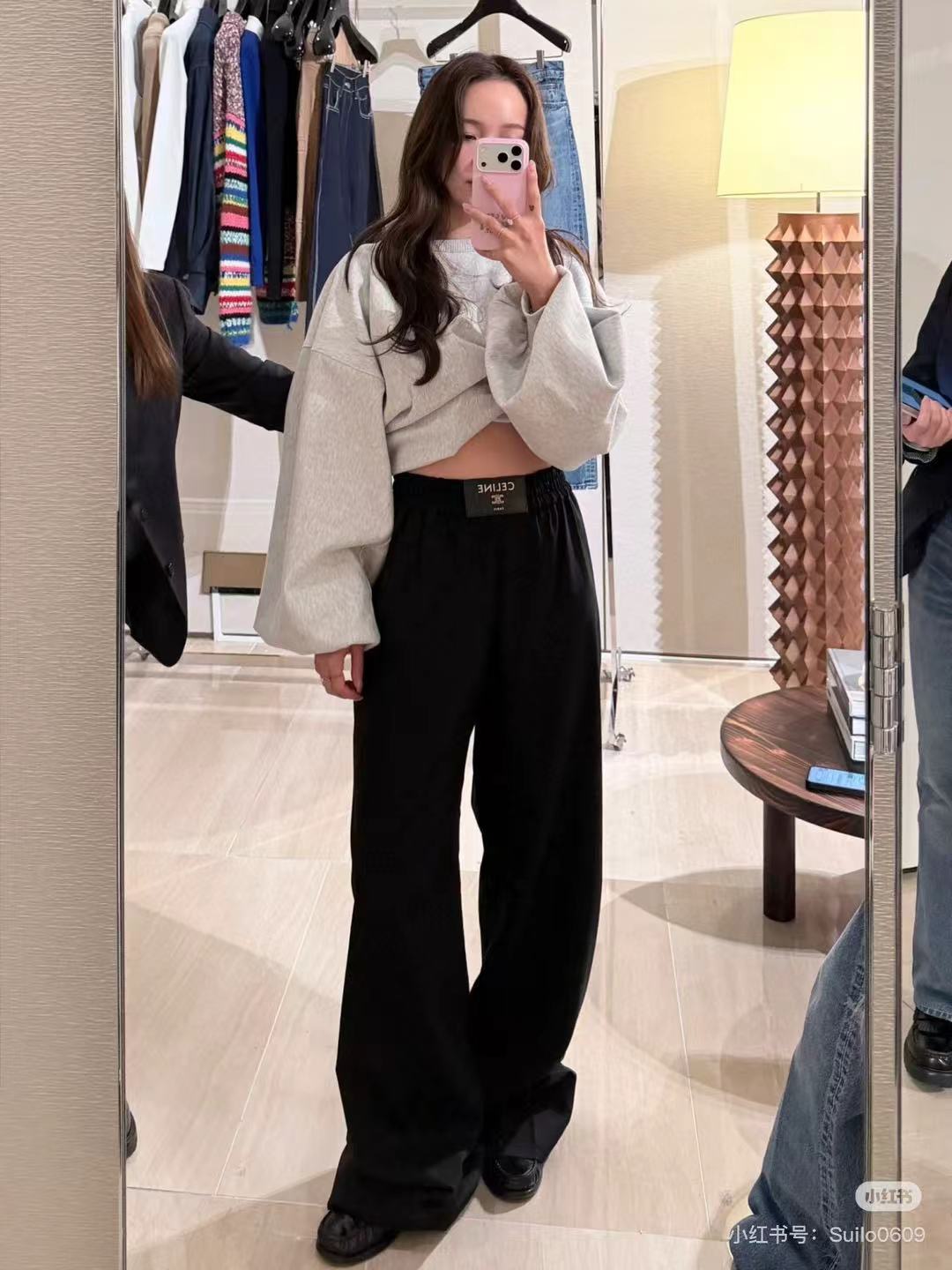 NO:684046,A set of sweatshirts includes, hoodie, sweatshirts,19860909卫衣一套有,,hoodie,sweatshirts,,Women's clothing