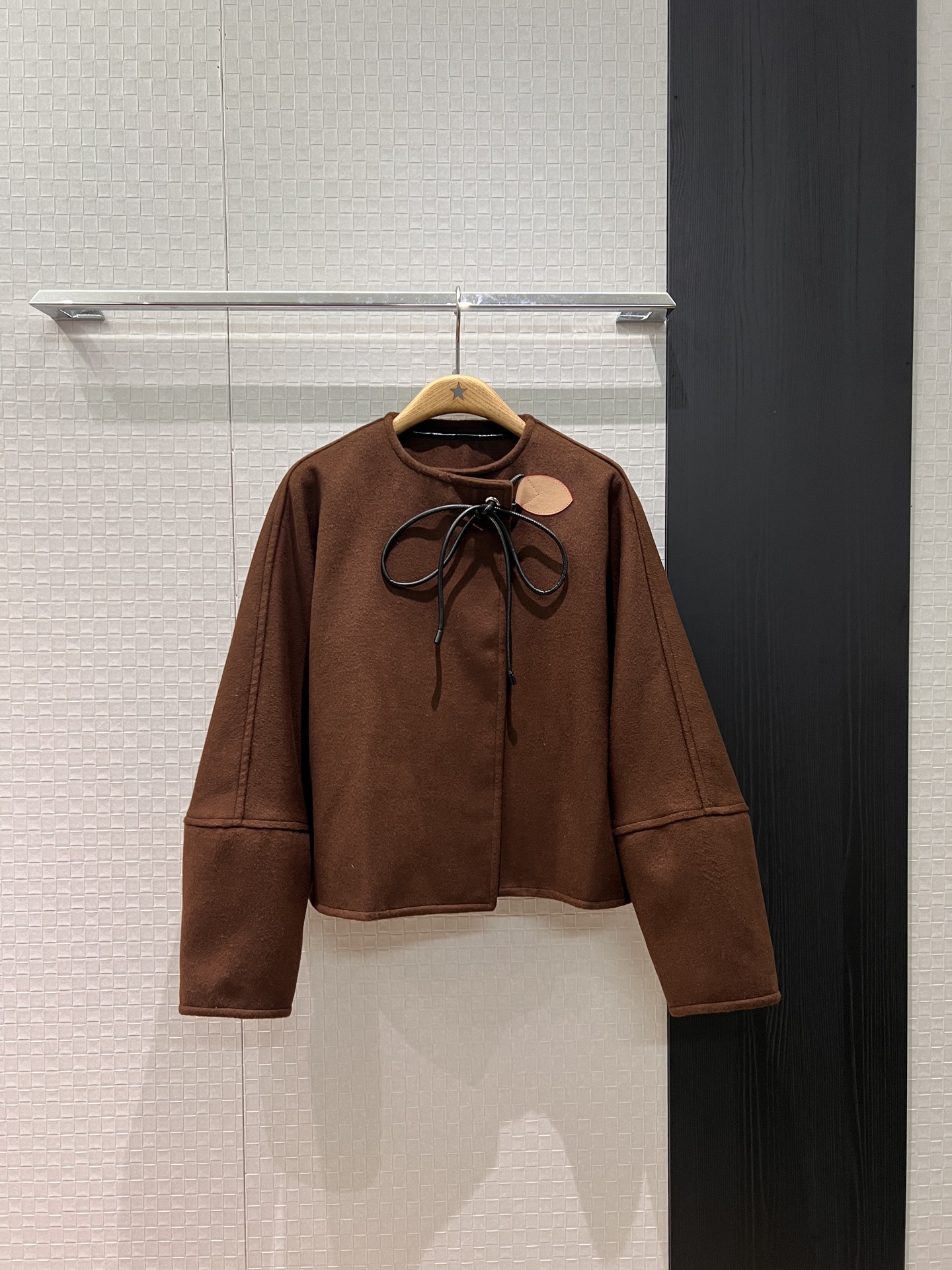 NO:686584,Coat and skirt New retro brown woolen short coat Asymmetrical A-line skirt Leather buckle lace decoration French elegance Simple and fashionable S-XL,,skirts,jackets & coats,19860909外套半裙新款复古咖色羊毛呢短款外套不对称A字半裙 拼皮扣系带装饰法式优雅 简约时尚 S-XL,,skirts,jackets & coats,,Women's clothing