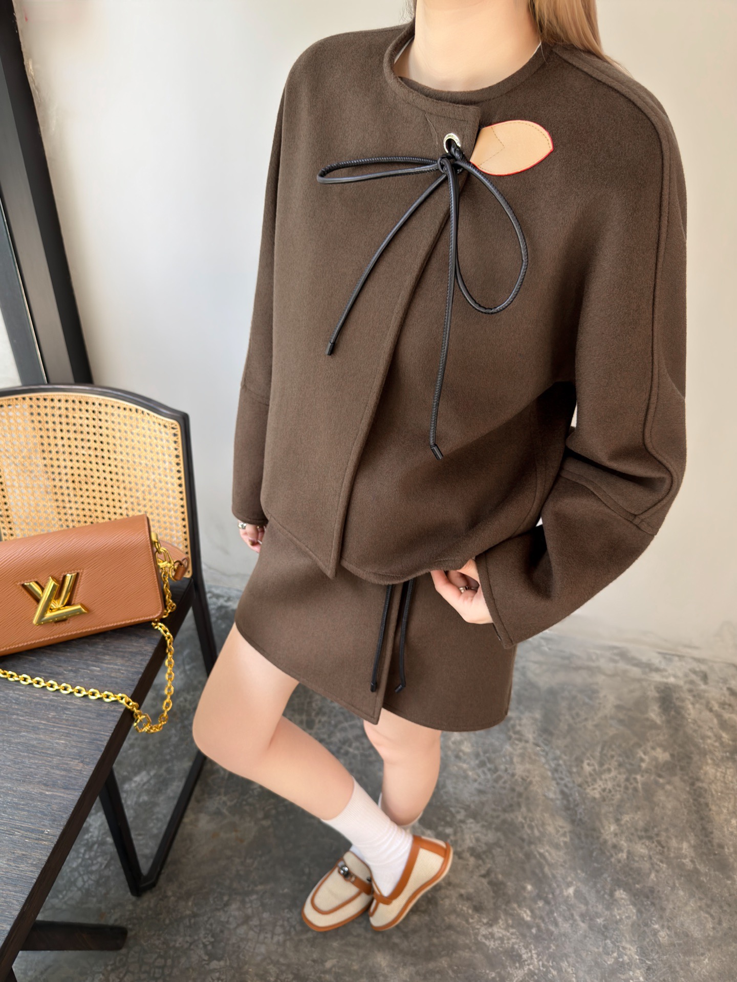 NO:686587,A set of jackets and skirts, skirts, jackets & coats,19860909外套半裙一套搭,,skirts,jackets & coats,,Women's clothing