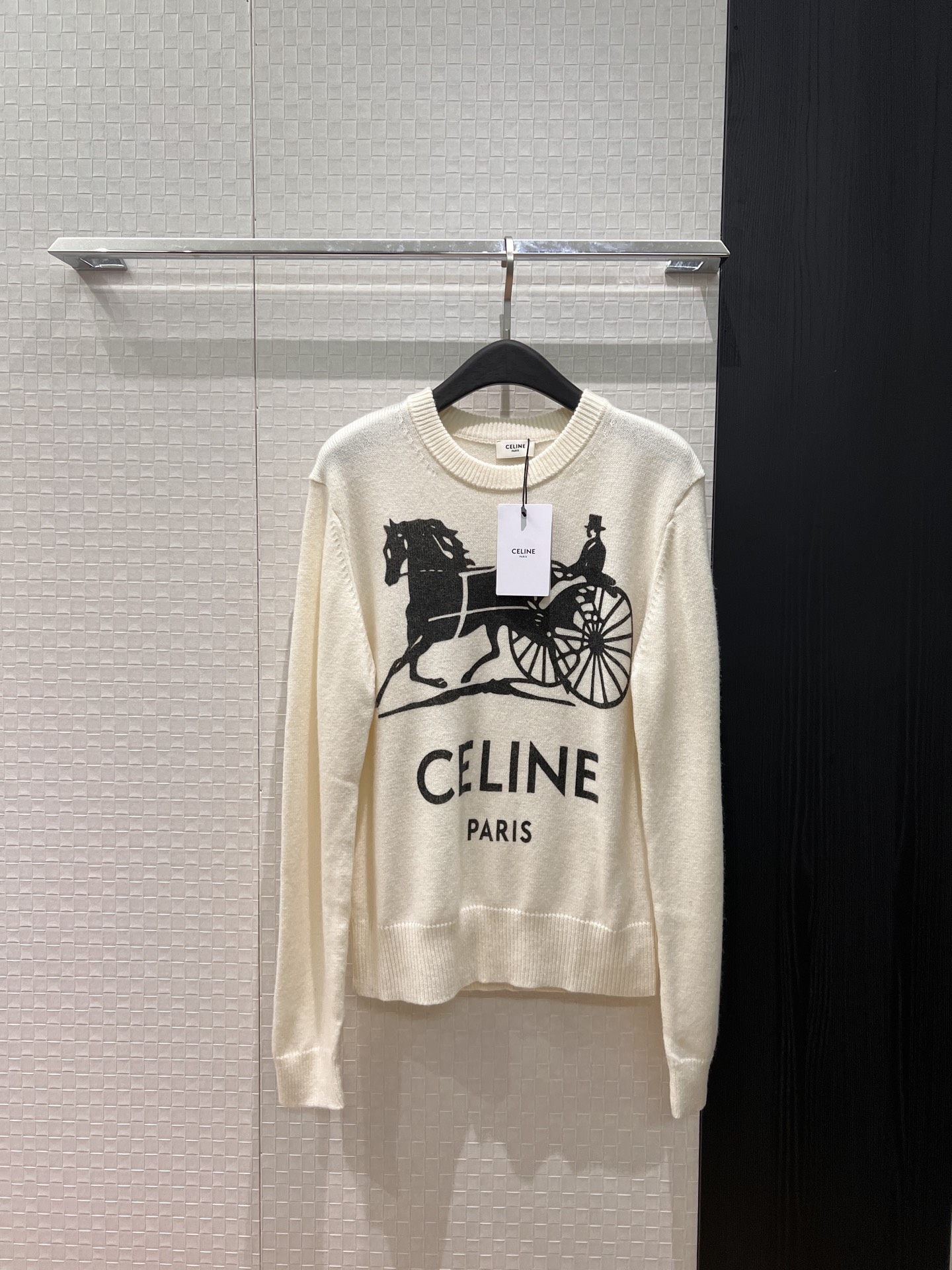 NO:686901,New model for early spring, classic carriage print round neck knitted top, casual and versatile, fashionable must-have yellow and white SML,,19860909早春新款秀款 经典马车印花圆领针织上衣休闲百搭 时尚必备黄色白色 SML,,,Women's clothing