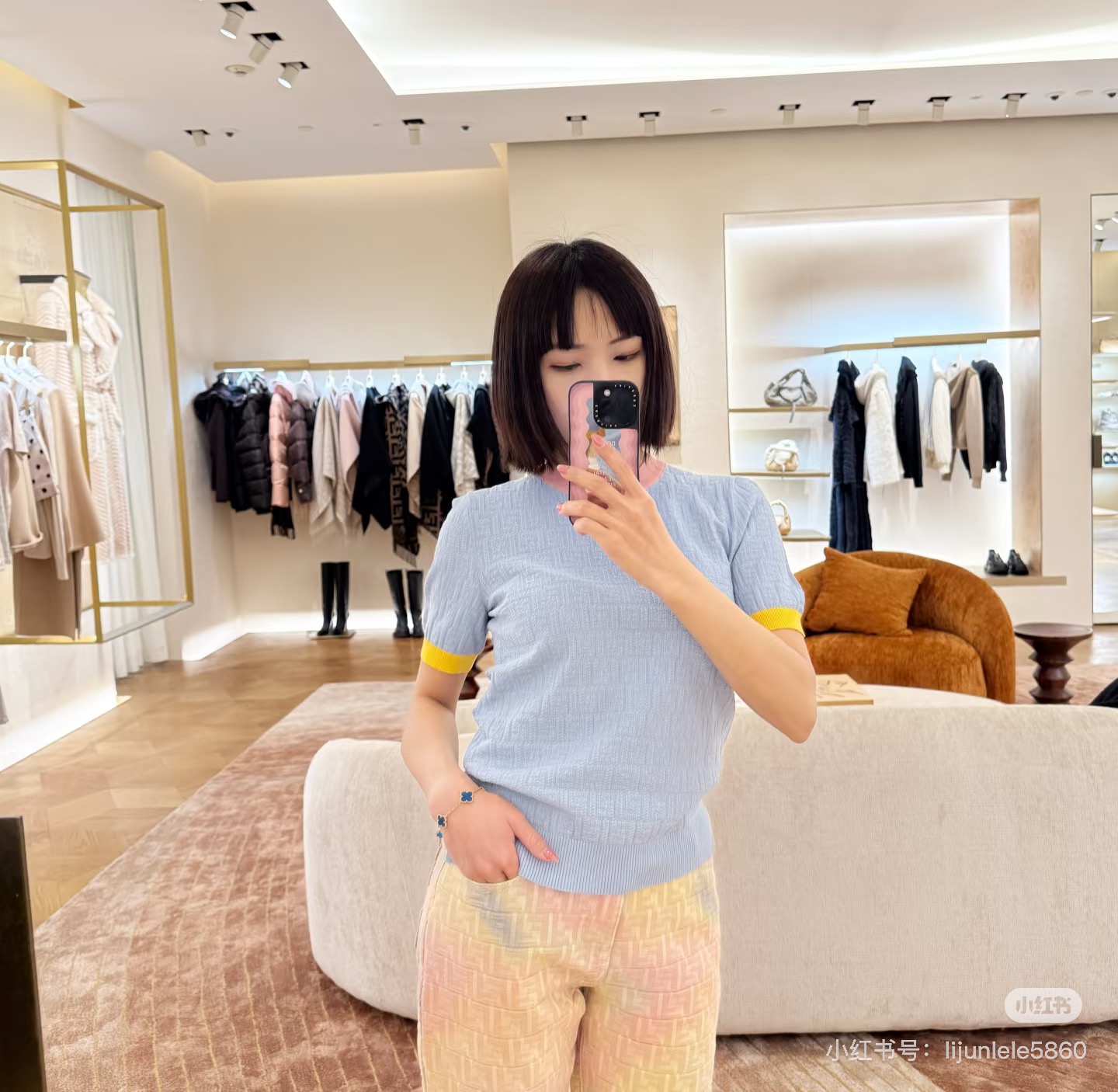 NO:687185,Counter pictures,,19860909专柜图,,,Women's clothing