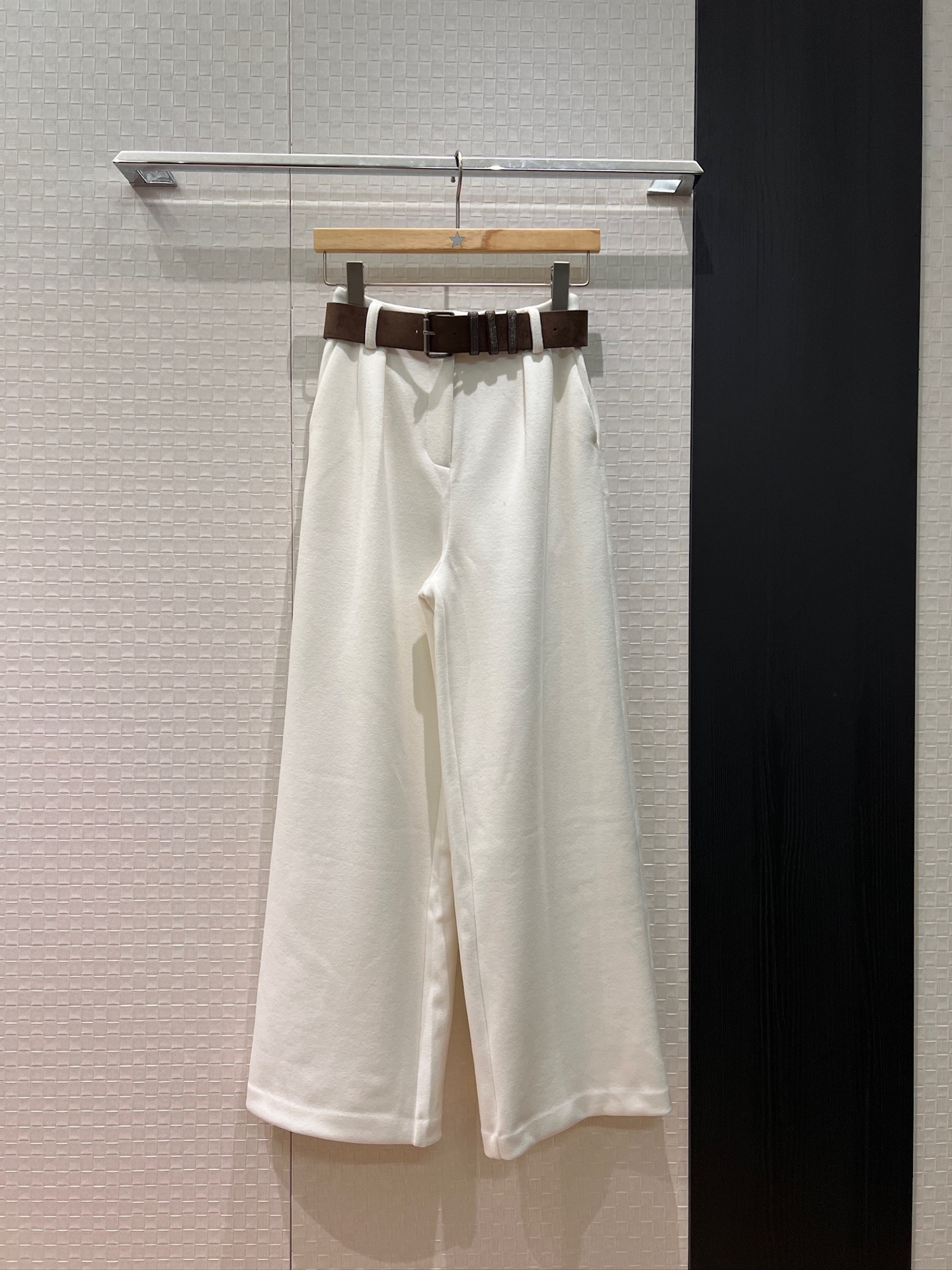 NO:693784,BC new bead chain suede belt decoration, thickened knitted fabric, minimalist wide-leg pants, casual pants, lazy and loose, slim and versatile, gray and white SML,,chamois leather,19860909BC新款珠链麂皮绒腰带装饰 加厚针织面料极简阔腿裤休闲裤慵懒宽松 显瘦百搭灰色白色 SML,,chamois leather,,Women's clothing