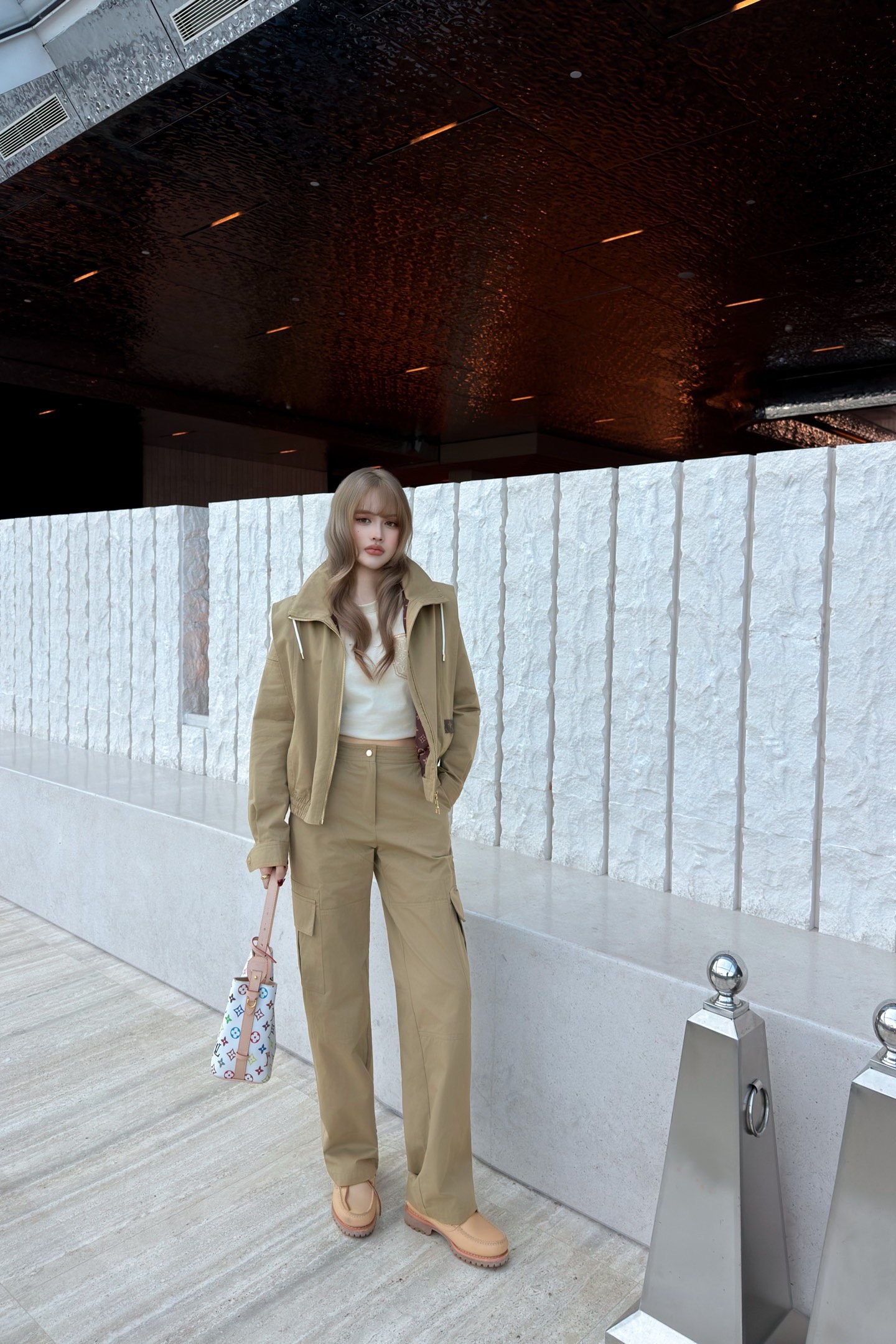 NO:712813,upper body,,19860909上身,,,Women's clothing