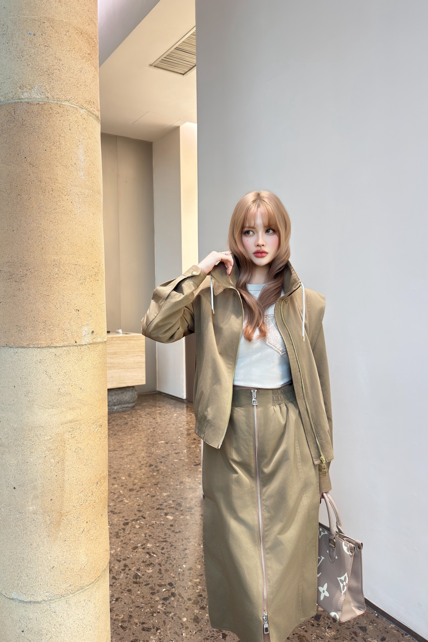 NO:712801,upper body,,19860909上身,,,Women's clothing