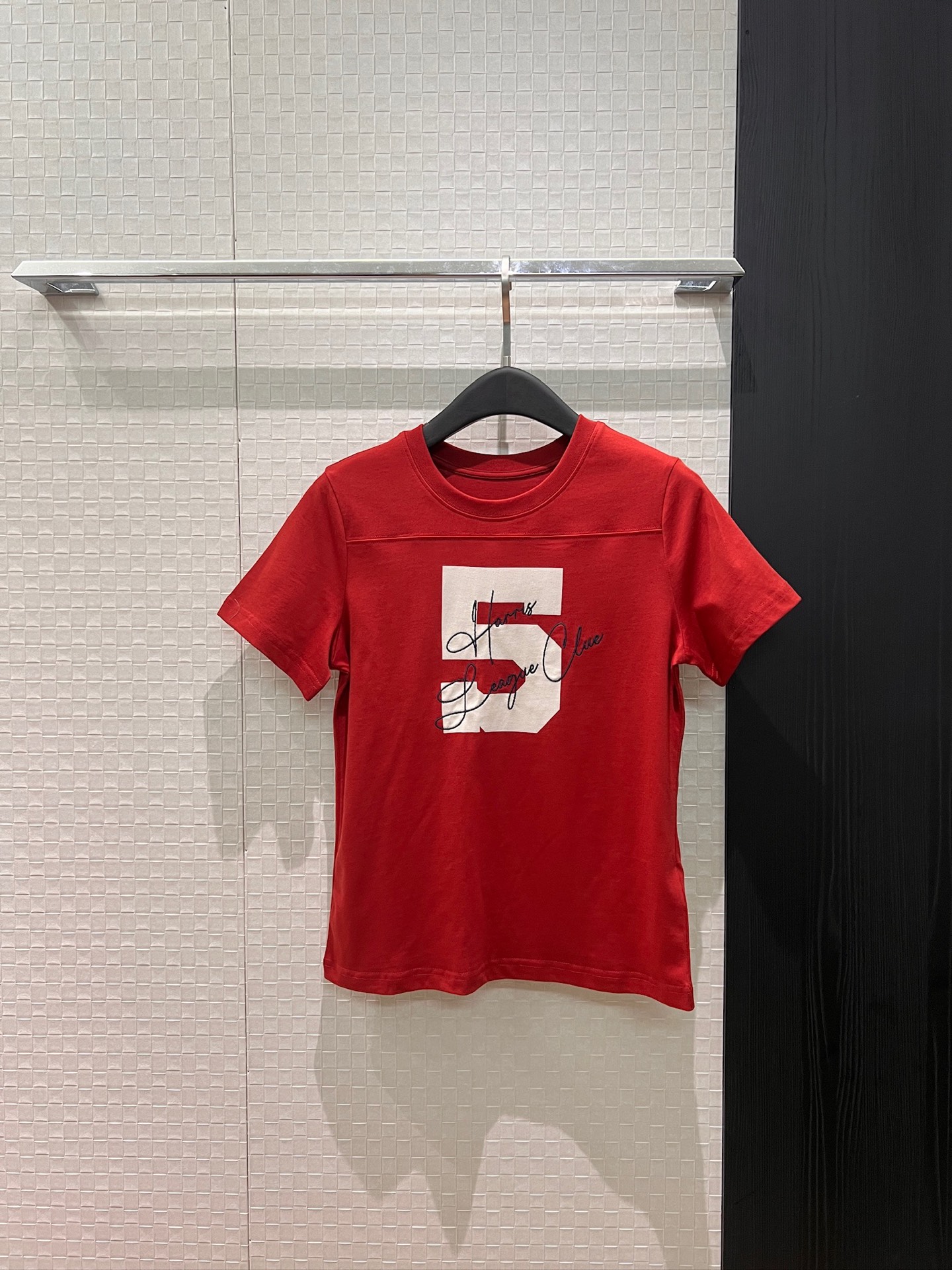 NO:713596,New embroidered letter No. 5 T-shirt, patchwork design, front shoulder, simple and versatile SML, tees, t-shirt,19860909新款刺绣字母5号T恤 拼接设计正肩 简单百搭SML,,tees，t-shirt,,Women's clothing