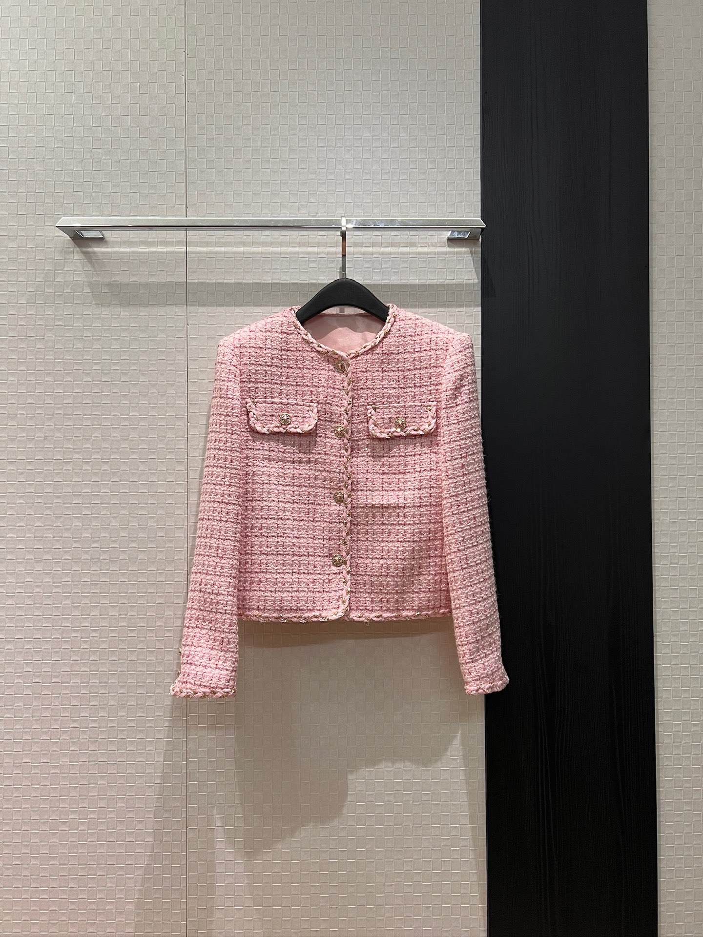 NO:716154,New woven round neck pink tweed jacket molded hardware, pink and age-reducing, versatile temperament, camellia lining, wool blend SML,,jackets & coats,19860909新款编织圆领粉色粗花呢外套开模五金 粉嫩减龄 气质百搭山茶花内衬 羊毛混纺 SML,,jackets & coats,,Women's clothing