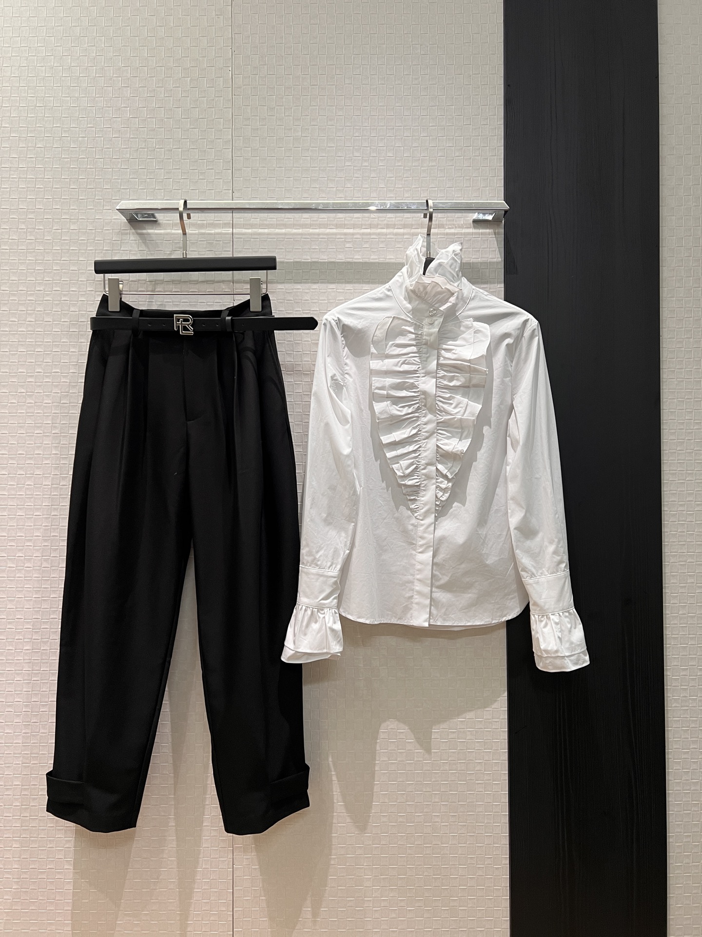 NO:717221,New RL palace style ruffled stand collar shirt, romantic temperament to reduce age, retro, gentle, elegant and intellectual SML,,19860909新款RL宫廷风 荷叶边立领衬衣 浪漫主义气质减龄 复古温柔优雅知性 SML,,,Women's clothing