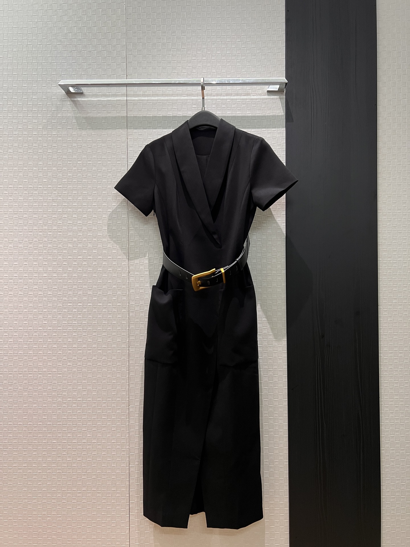 NO:731833,New style short-sleeved irregular slit dress with green fruit collar design. Long skirt comes with wide belt and waist decoration. Slim and slim. Elegant. There are pockets on both sides for neat commuting. S-XL,,skirts,T-shirt,19860909新款冲冲青果领设计短袖不规则开叉连衣裙 长裙配送宽腰带 束腰装饰 修身显瘦 气质优雅 两侧有口袋通勤利落 S-XL,,skirts,T-shirt,,Women's clothing