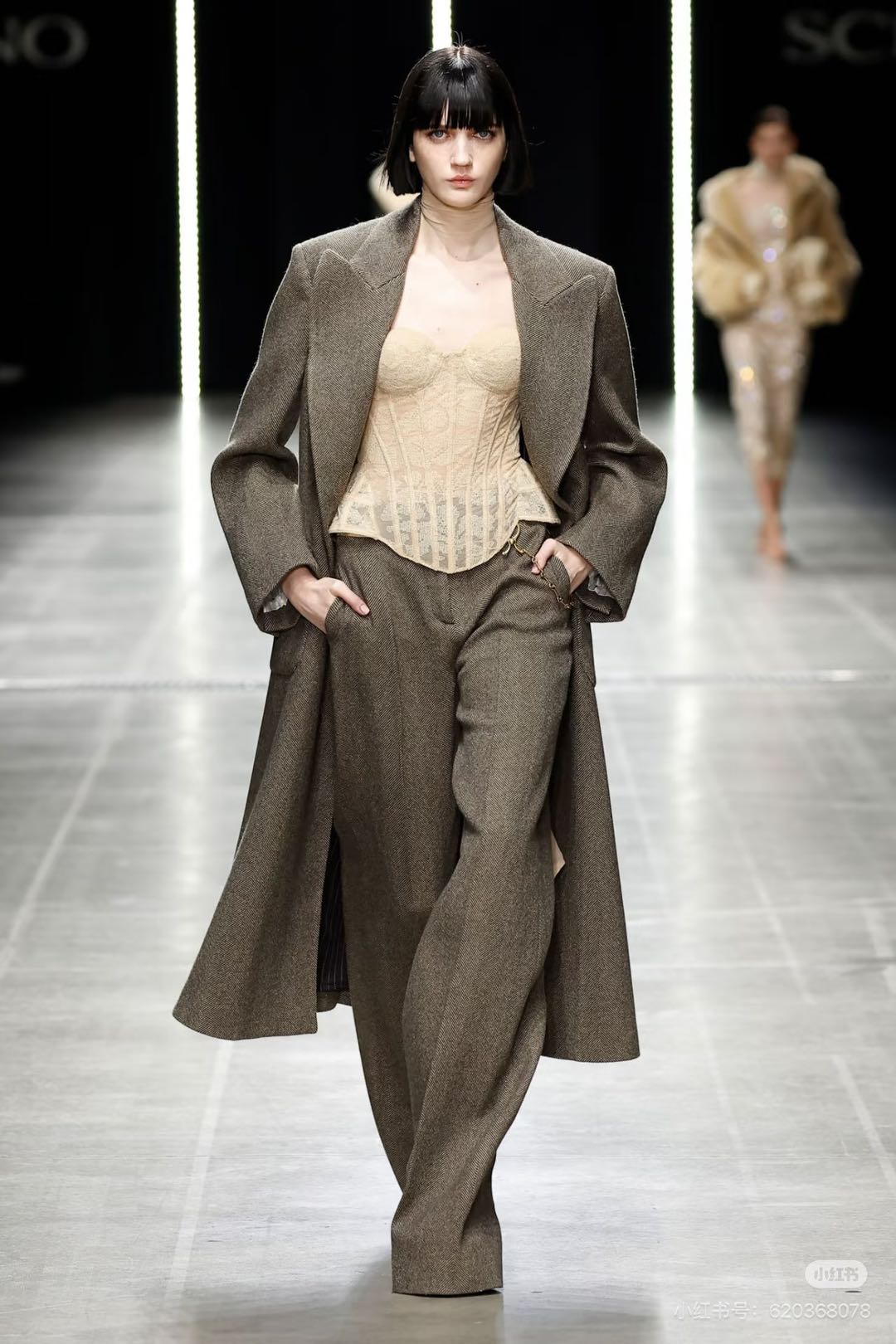 NO:737978,show pictures,,19860909秀图,,,Women's clothing