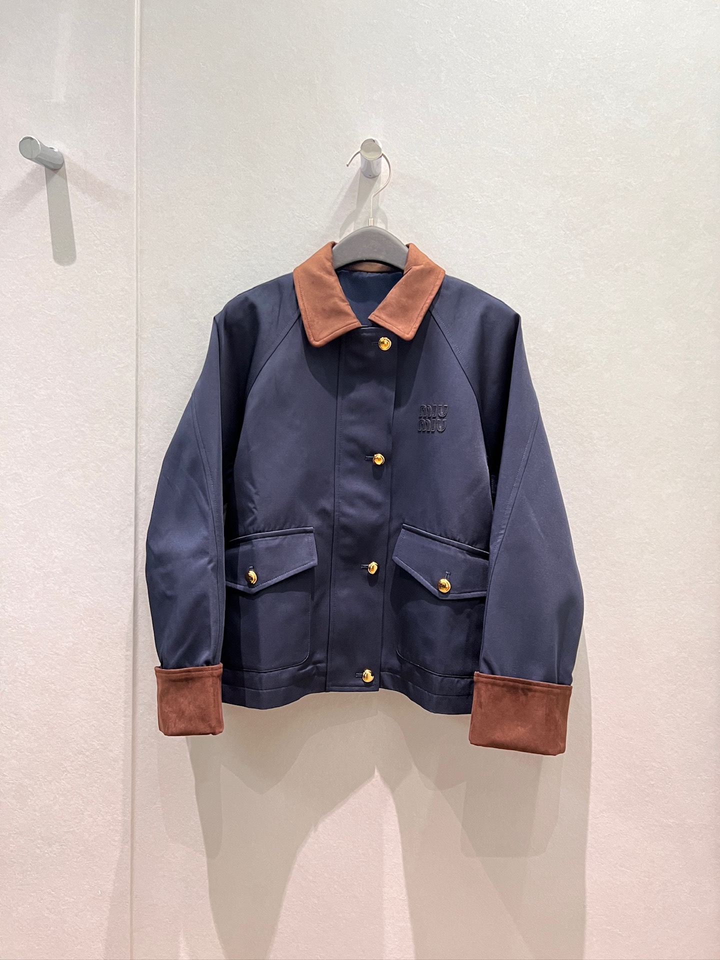 NO:738373,New arrival with suede collar, rolled cuffs, Barn trench coat jacket, molded gold buckle decoration, loose and casual, fashionable and versatile, sweet, cool and handsome, dark blue khaki SML,,jackets & coats,jackets & coats,chamois leather,19860909新款来袭拼麂皮绒衣领 卷边袖口巴恩风衣夹克外套开模金扣装饰 宽松休闲 时尚百搭甜酷帅气 深蓝卡其 SML,,jackets & coats,jackets & coats,chamois leather,,Women's clothing