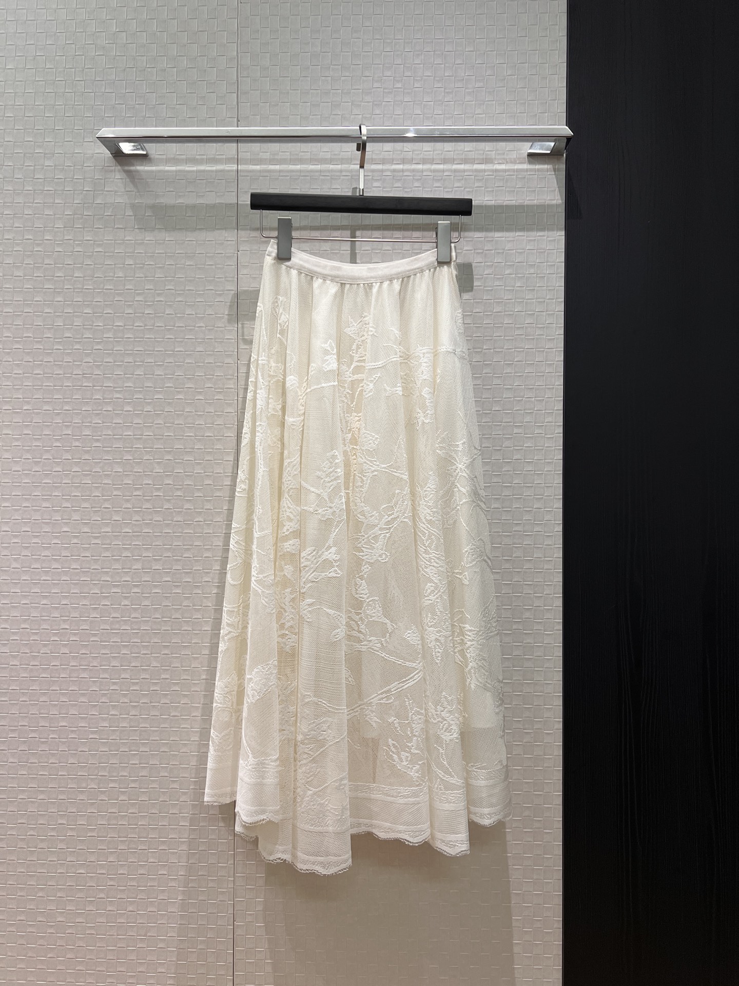 NO:739796,26 new style French elastic waist positioning jacquard lace skirt is elegant and intellectual, versatile for age reduction, black and white, S-XL,,skirts,1986090926新款法式松紧腰定位提花蕾丝半裙优雅知性 减龄百搭黑色白色 S-XL,,skirts,,Women's clothing