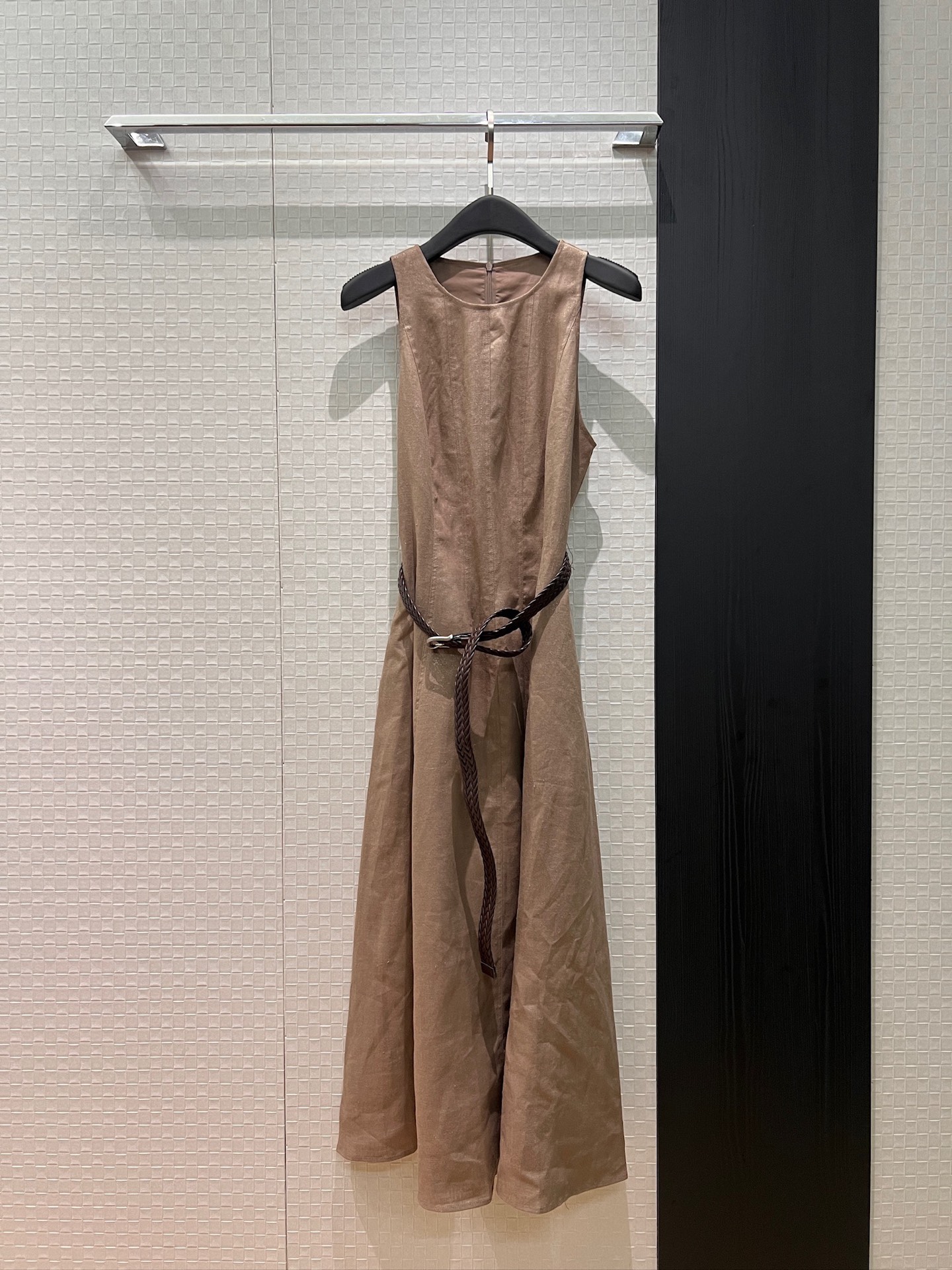NO:751589,New BC halter neck sleeveless vest linen dress long skirt splicing design minimalism vacation lazy with pockets on both sides three-dimensional waist large skirt SML,,skirts,19860909新款BC挂脖无袖背心亚麻连衣裙长裙拼接设计 极简主义 度假慵懒两侧有口袋 立体收腰 大裙摆 SML,,skirts,,Women's clothing