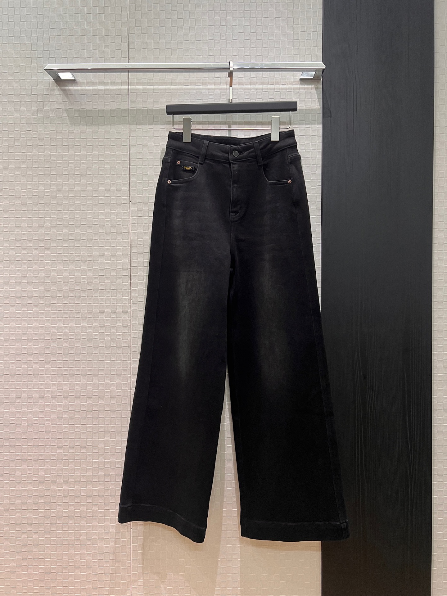 NO:752009,New style small label decorated straight jeans washed carbon black, slim and versatile 26-29,,jeans,19860909新款小标签装饰直筒牛仔裤洗水碳黑 显瘦百搭 26-29,,jeans,,Women's clothing
