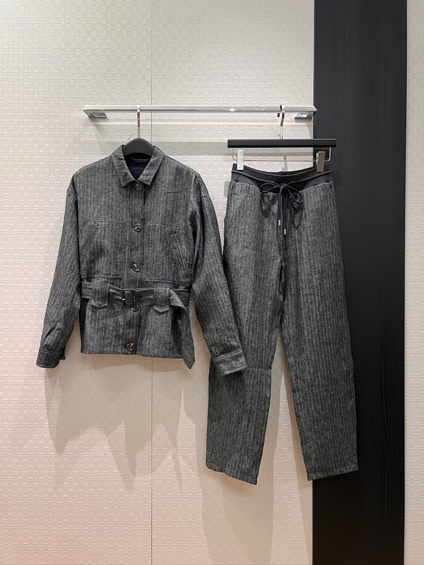 NO:753562,Jackets and trousers new style Lp human pattern linen belted jacket with drawstring elastic waist casual pants. Must-have for old money style. High-end gray. Wear as a set or separately, loro piana, jackets & coats,19860909外套裤新款Lp人纹亚麻系腰带外套抽绳松紧腰休闲裤 老钱风必备 高级灰 一套穿或分开搭,,loro piana,jackets & coats,,Women's clothing