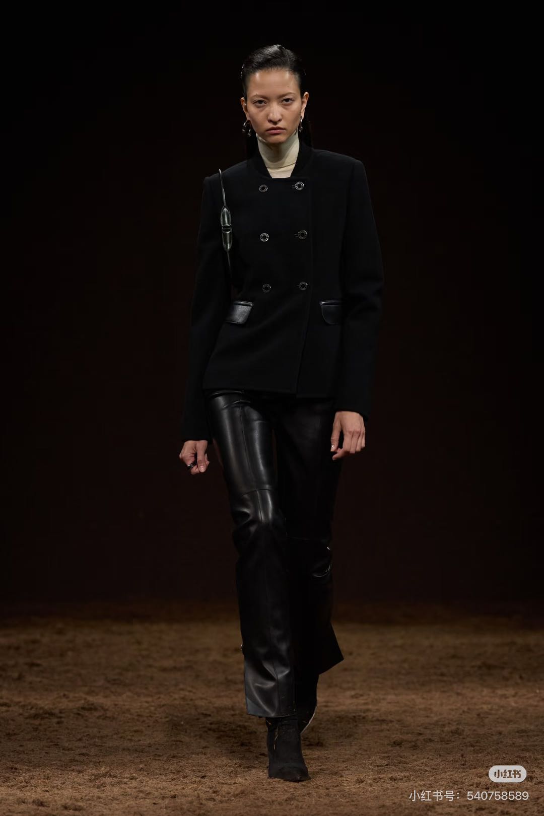 NO:753993,Jackets, skirts, skirts, jackets & coats,19860909外套 半裙柜图,,skirts,jackets & coats,,Women's clothing