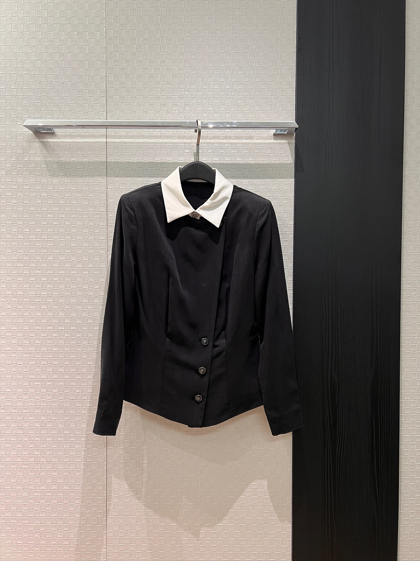 NO:758460,New style spliced ​​white collar irregular placket waist shirt simple commuting slim fit SML,,19860909新款拼接白色领不规则门襟收腰衬衣简约通勤 修身显瘦SML,,,Women's clothing