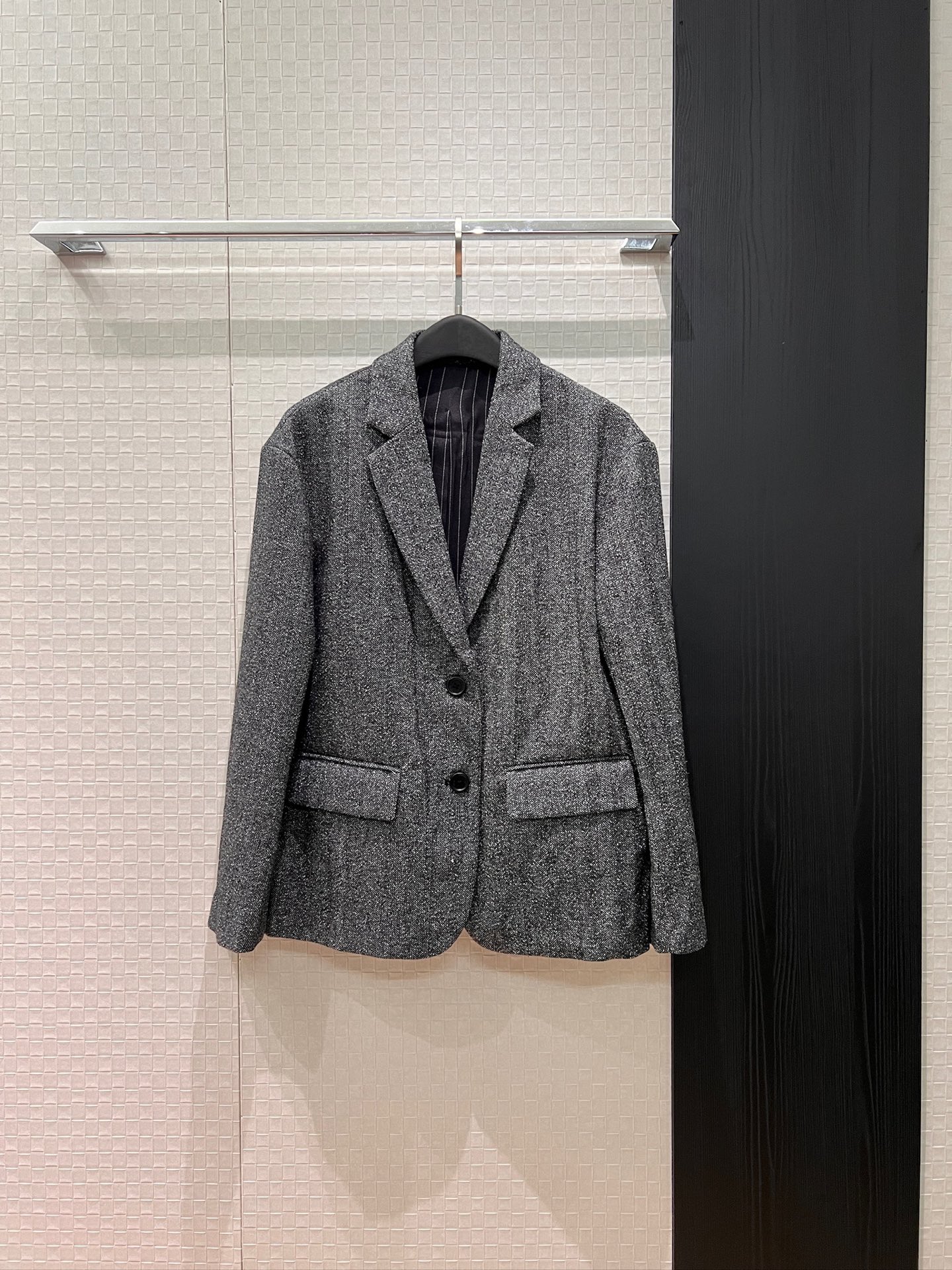 NO:758446,The new style of loose-fitting premium gray suit jacket is minimalist and casual, fashionable and versatile. It can be matched with the same series of tube top skirts and trousers SML, skirts, jackets & coats, business suits,19860909新款廓形宽松高级灰西装外套极简休闲 时尚百搭 可搭同系列抹胸裙裤SML,,skirts,jackets & coats,business suit,,Women's clothing